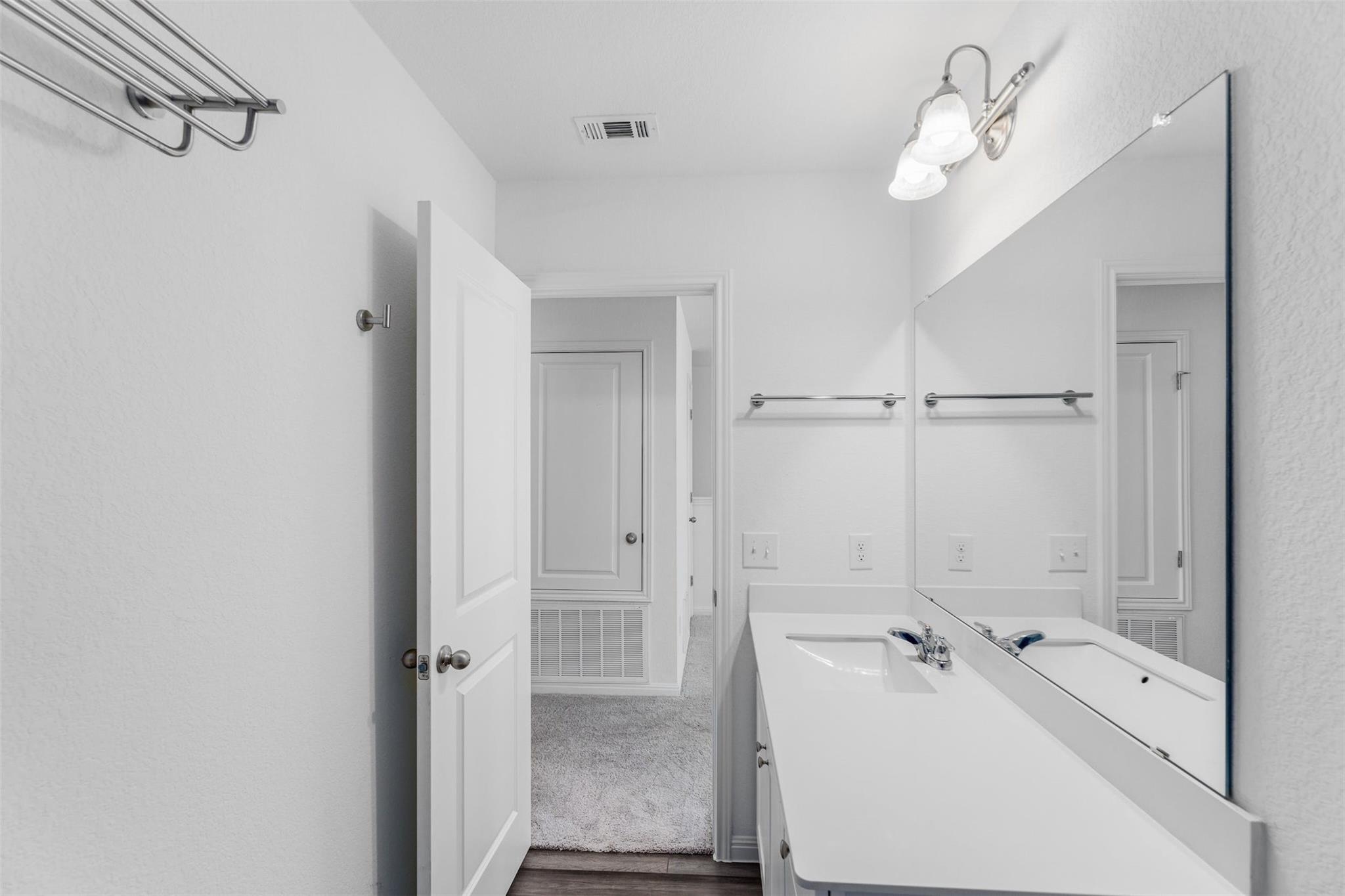 1001 Waterbuck Cv, Hutto, TX 78634