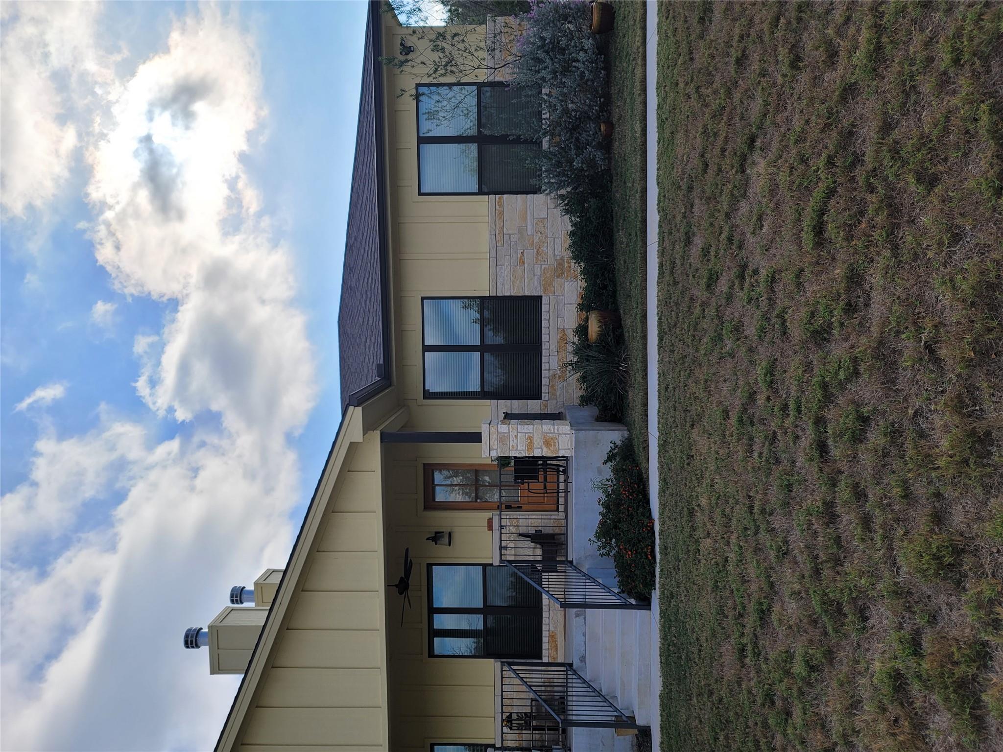 1248 Lake Shore Dr # B, Spicewood, TX 78669