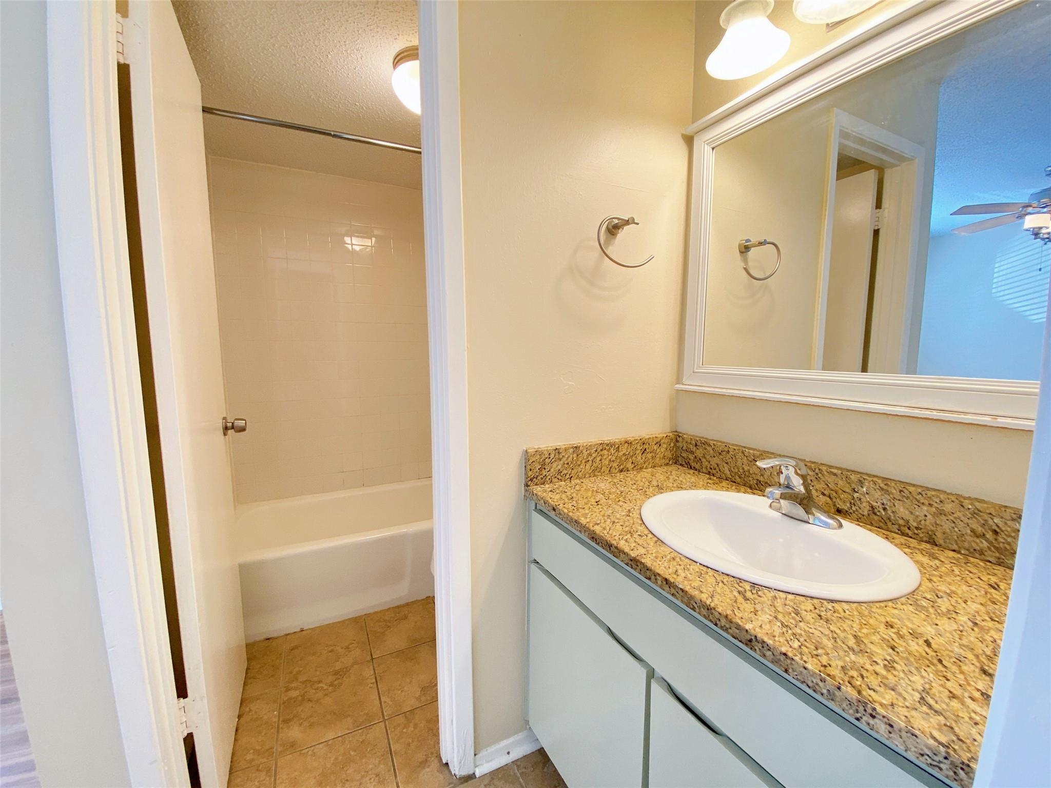 2800 Swisher St # 217, Austin, TX 78705