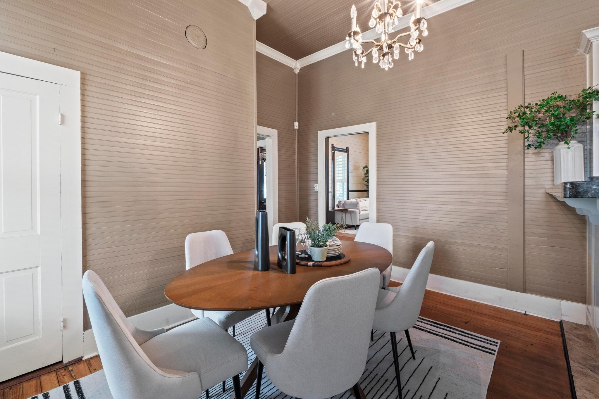 305 East St, Hutto, TX 78634