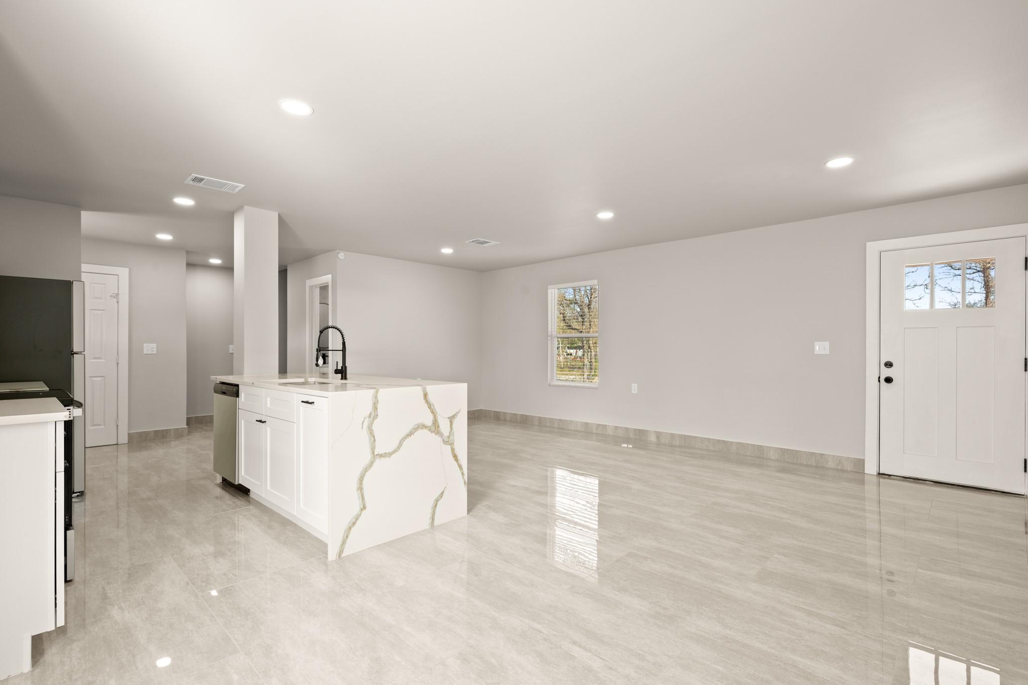 183 Mimosa Rd, Dale, TX 78616