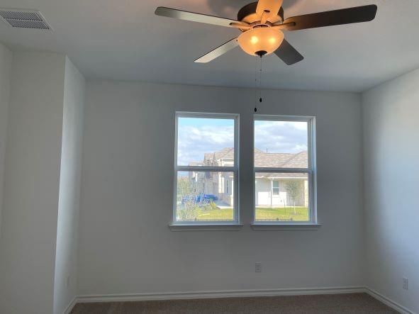 401 Stinchcomb Rd, Hutto, TX 78634