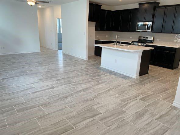 401 Stinchcomb Rd, Hutto, TX 78634