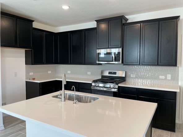 401 Stinchcomb Rd, Hutto, TX 78634