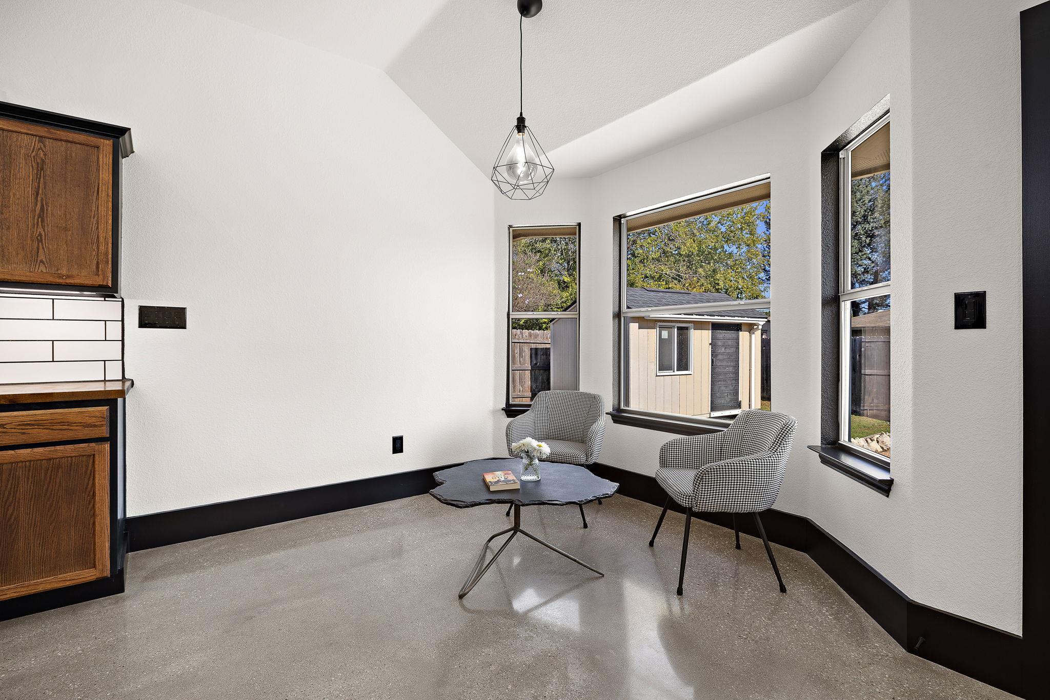 100 Whitfield St, Hutto, TX 78634