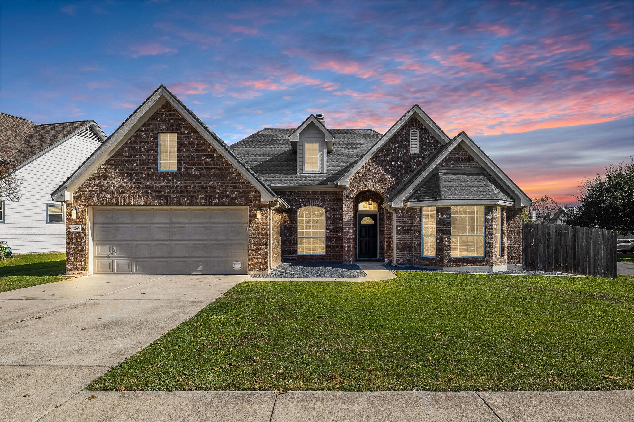 100 Whitfield St, Hutto, TX 78634