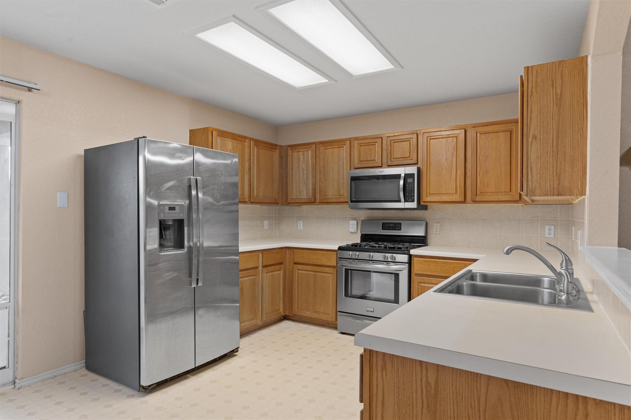 120 Paige Bnd, Hutto, TX 78634