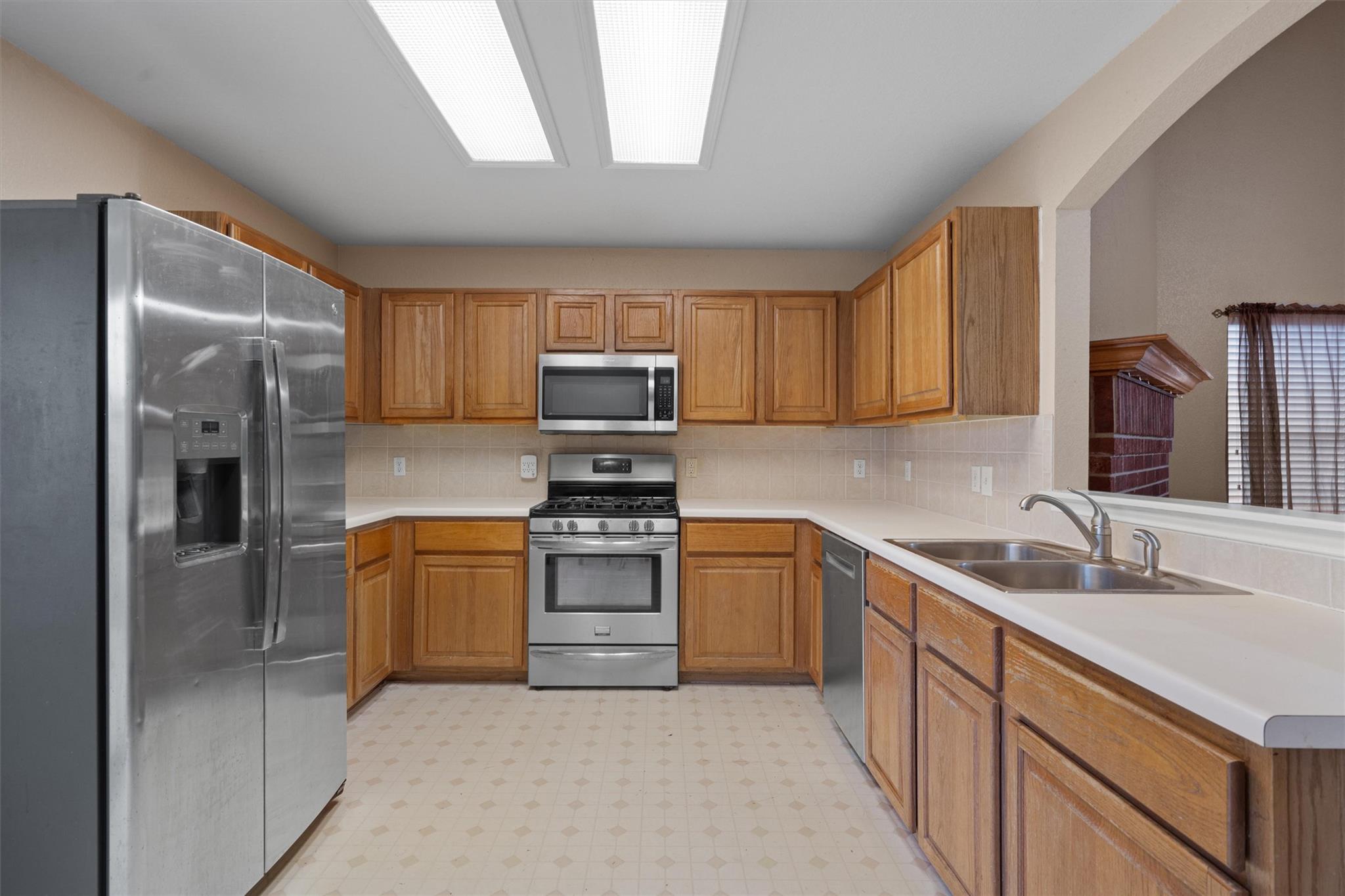 120 Paige Bnd, Hutto, TX 78634