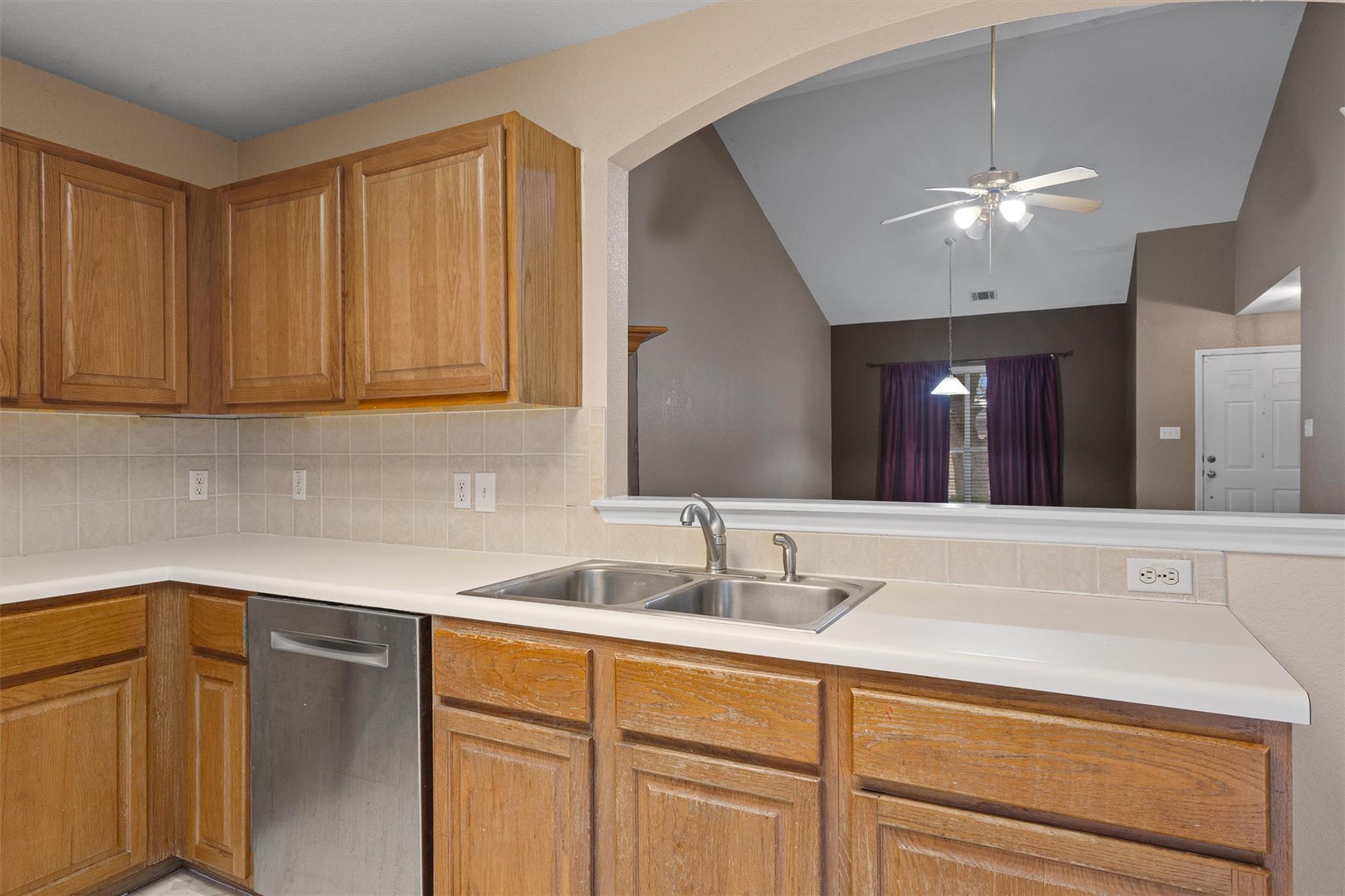 120 Paige Bnd, Hutto, TX 78634