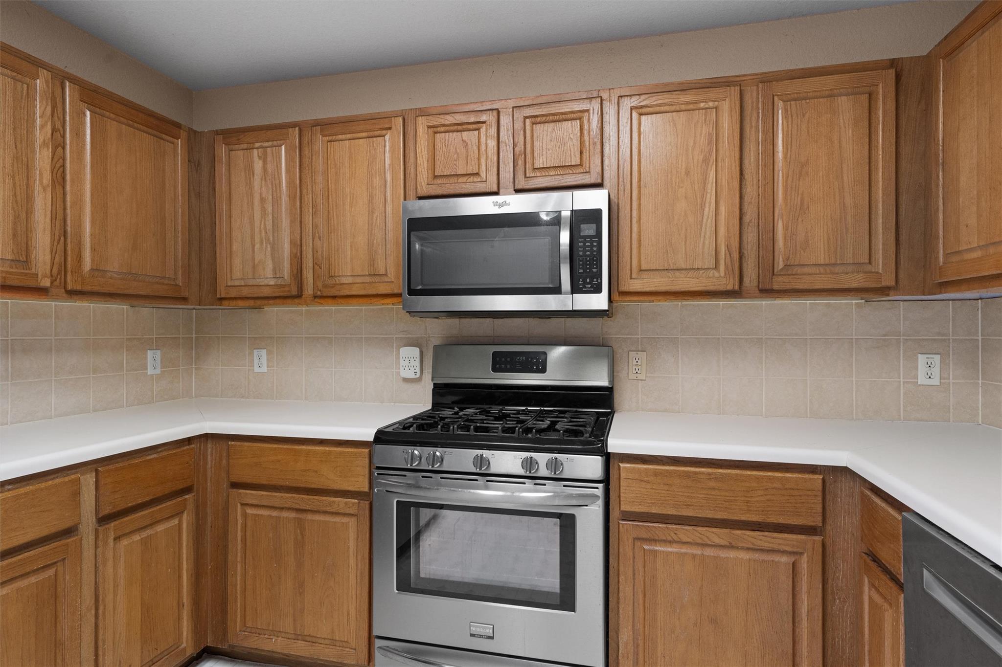 120 Paige Bnd, Hutto, TX 78634