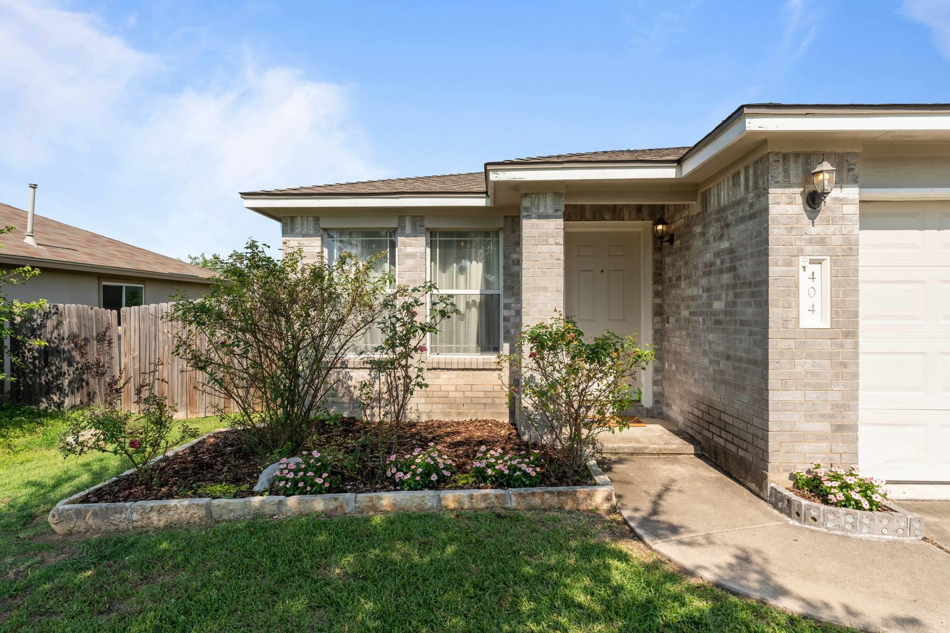 404 Paige Bnd, Hutto, TX 78634