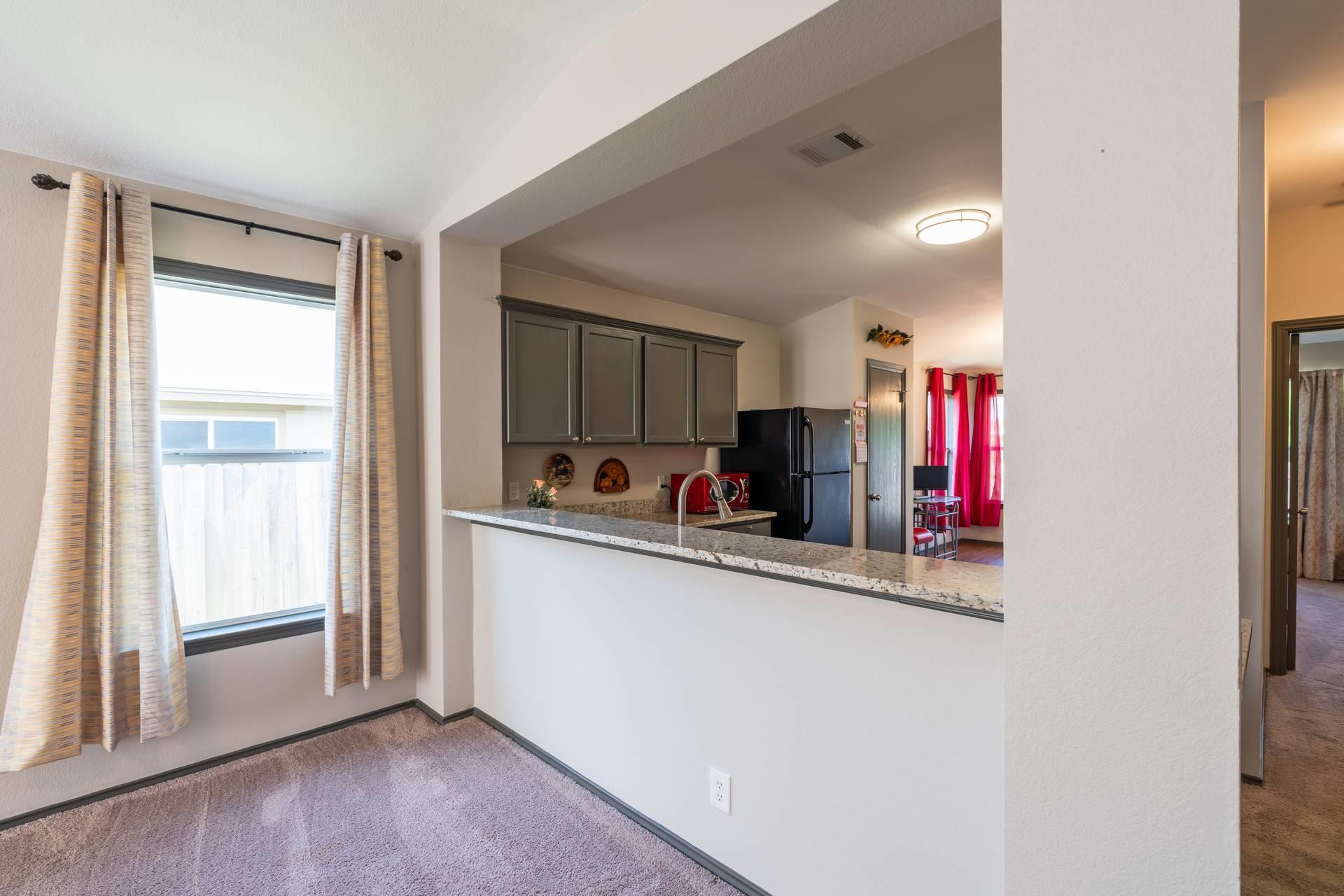 404 Paige Bnd, Hutto, TX 78634