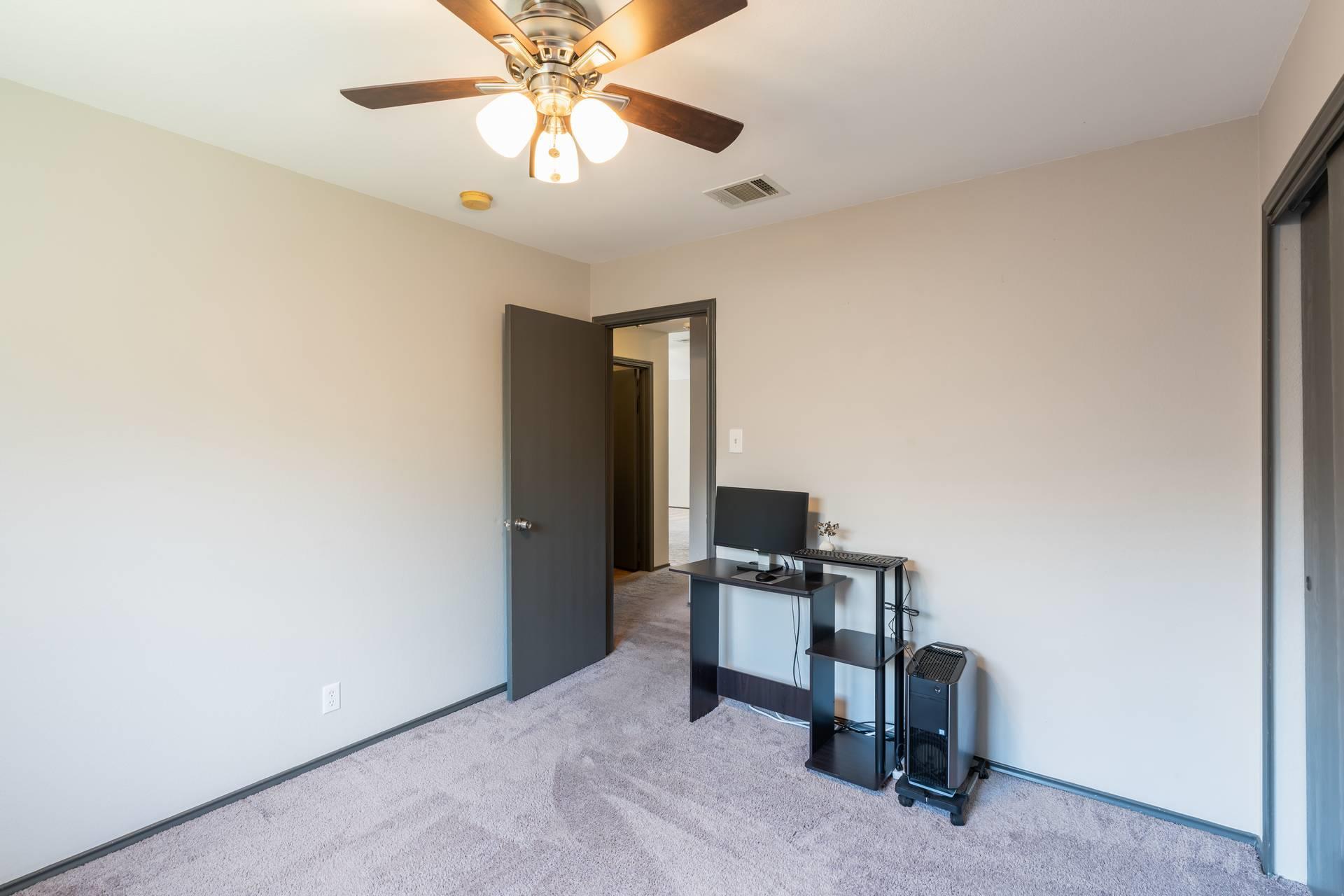 404 Paige Bnd, Hutto, TX 78634