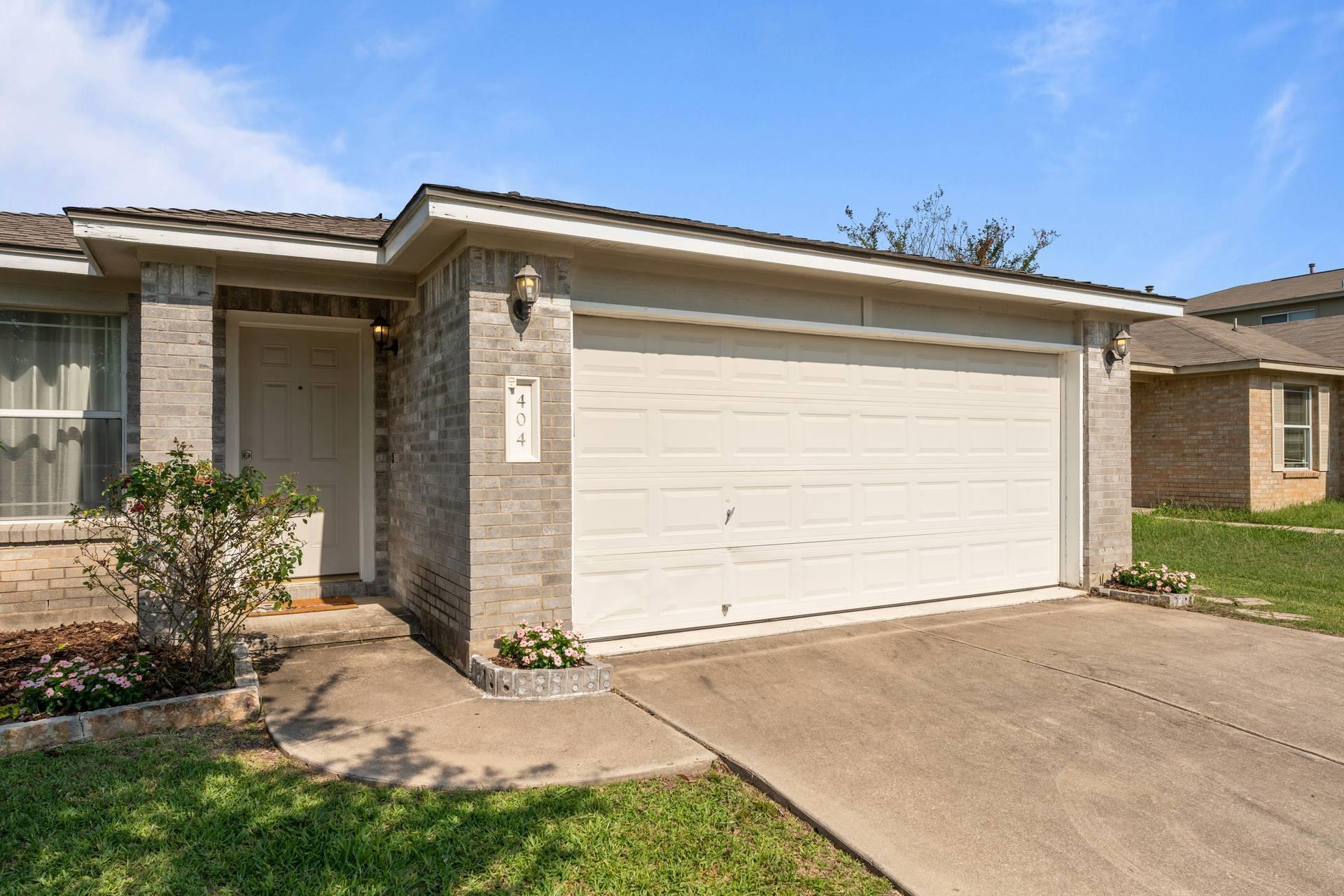 404 Paige Bnd, Hutto, TX 78634