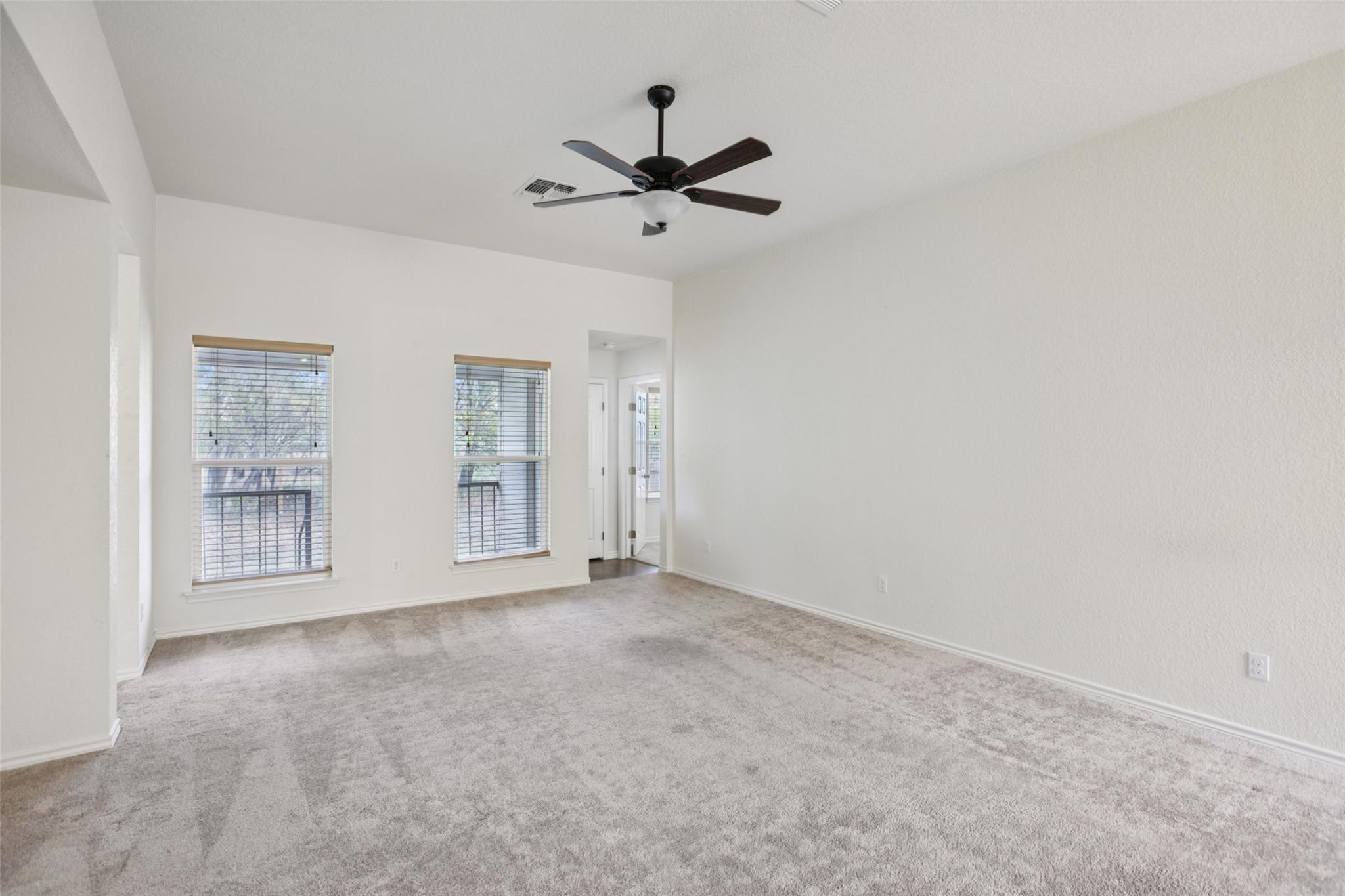 1505 Century Oaks Dr, Lockhart, TX 78644