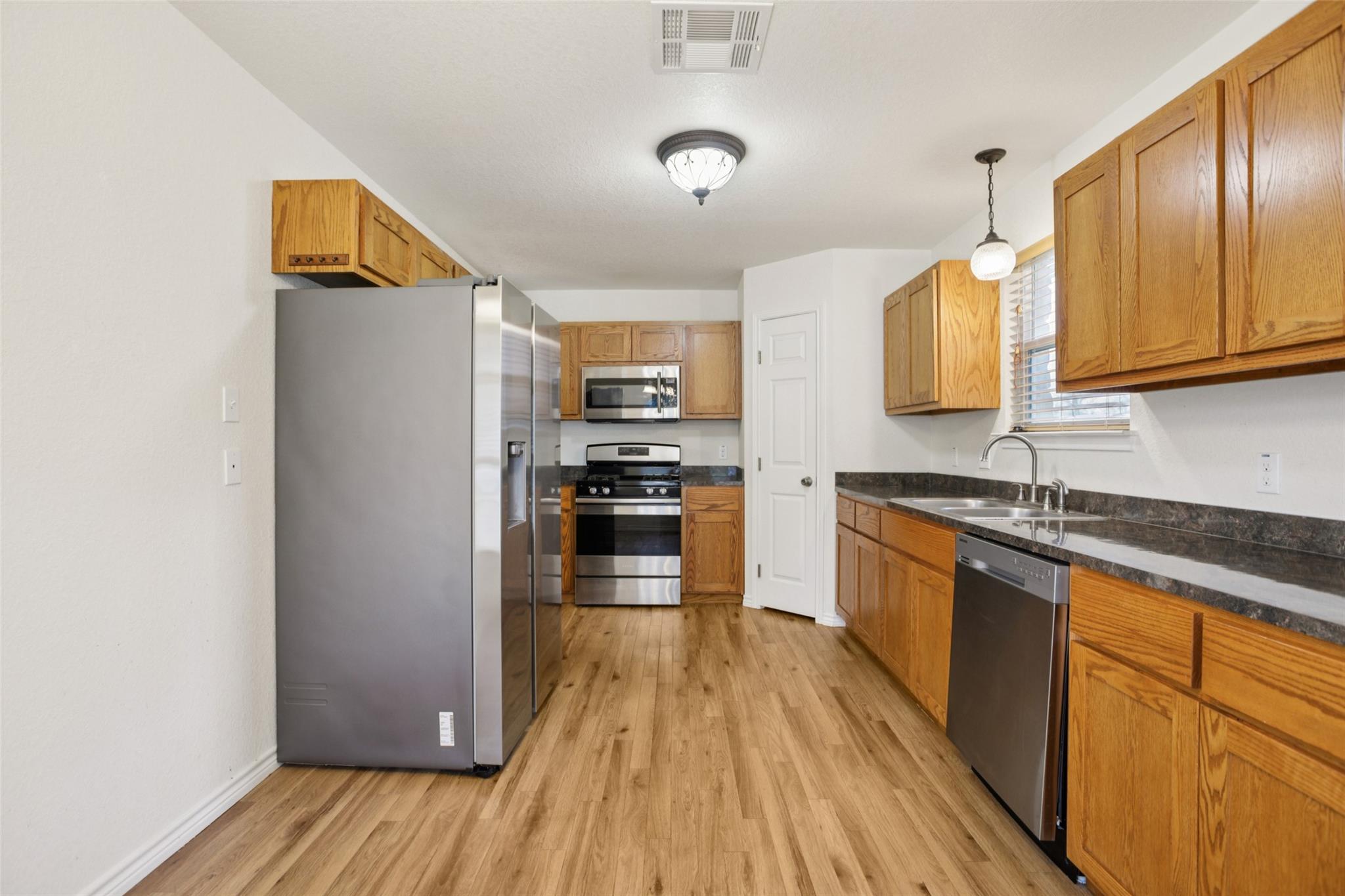 1505 Century Oaks Dr, Lockhart, TX 78644