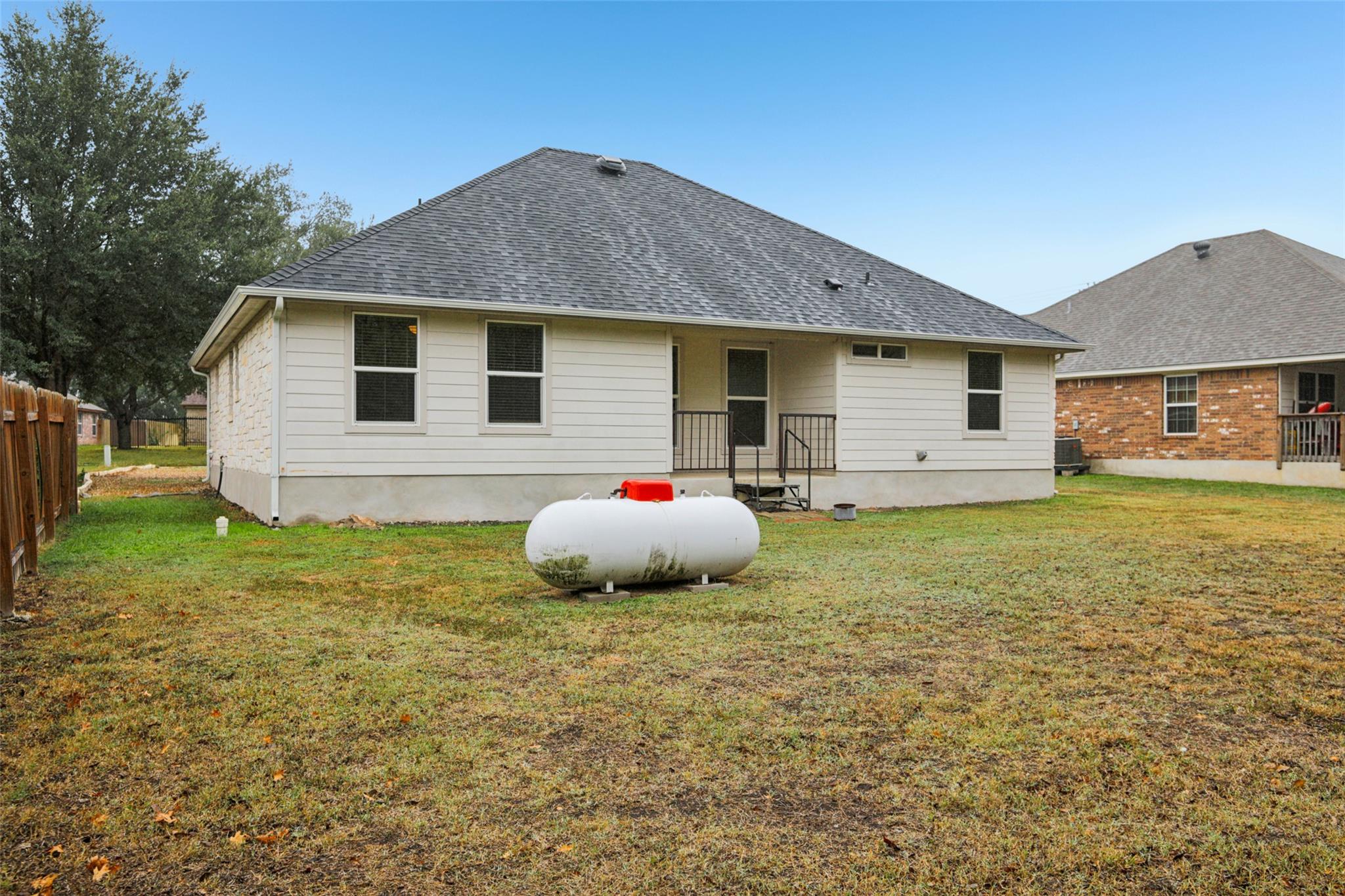 1505 Century Oaks Dr, Lockhart, TX 78644