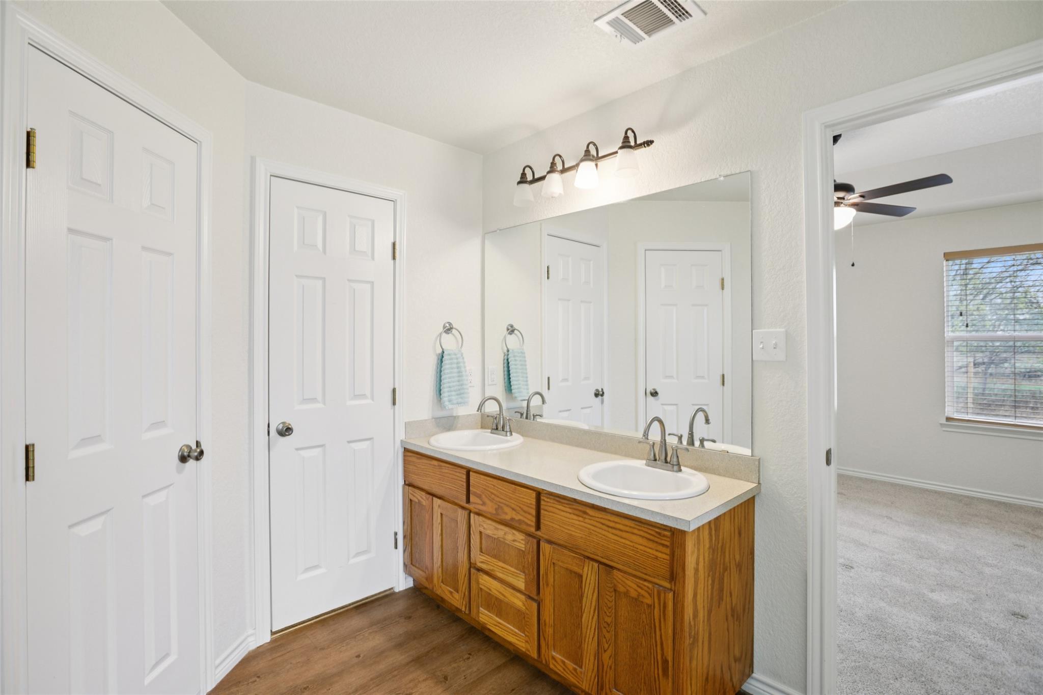 1505 Century Oaks Dr, Lockhart, TX 78644