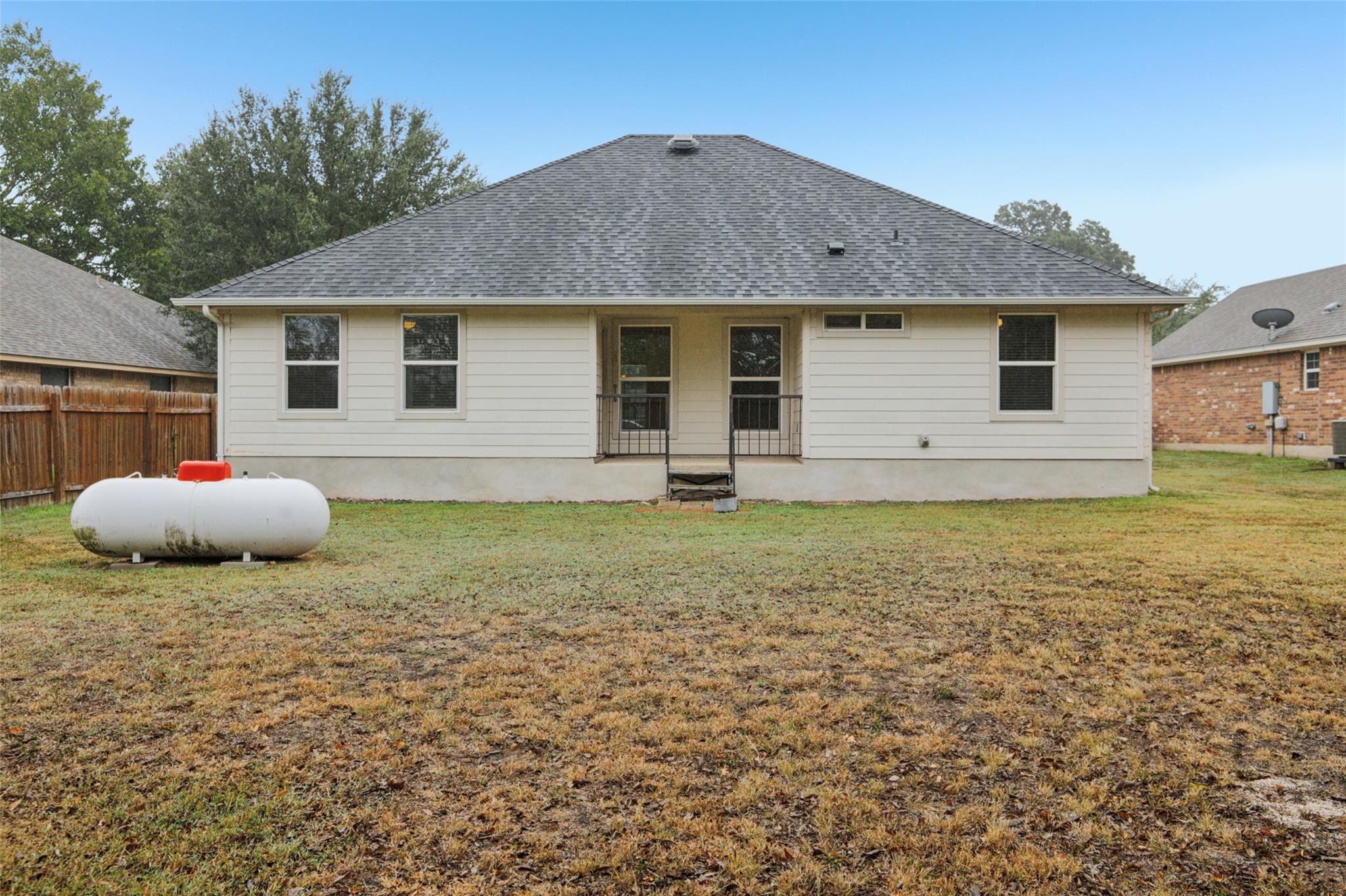 1505 Century Oaks Dr, Lockhart, TX 78644