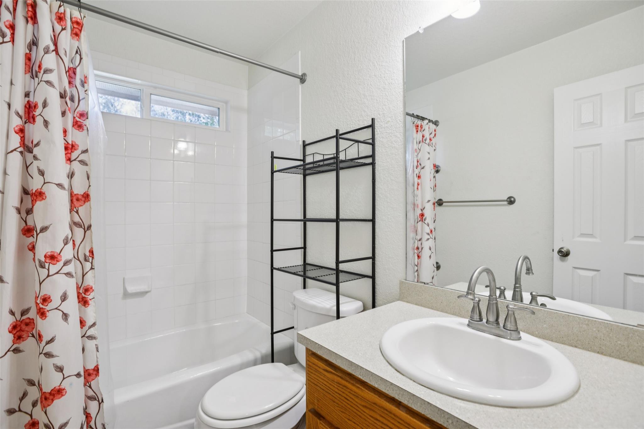 1505 Century Oaks Dr, Lockhart, TX 78644