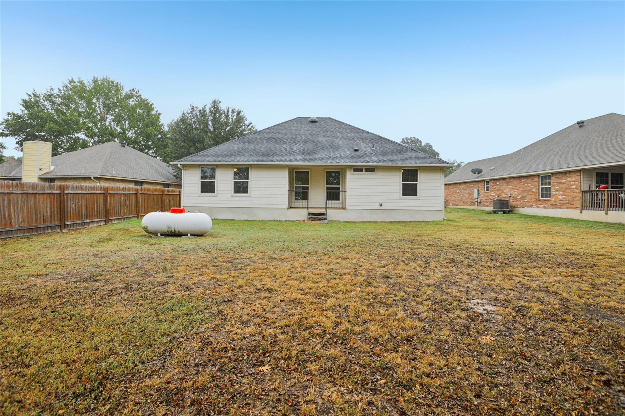 1505 Century Oaks Dr, Lockhart, TX 78644