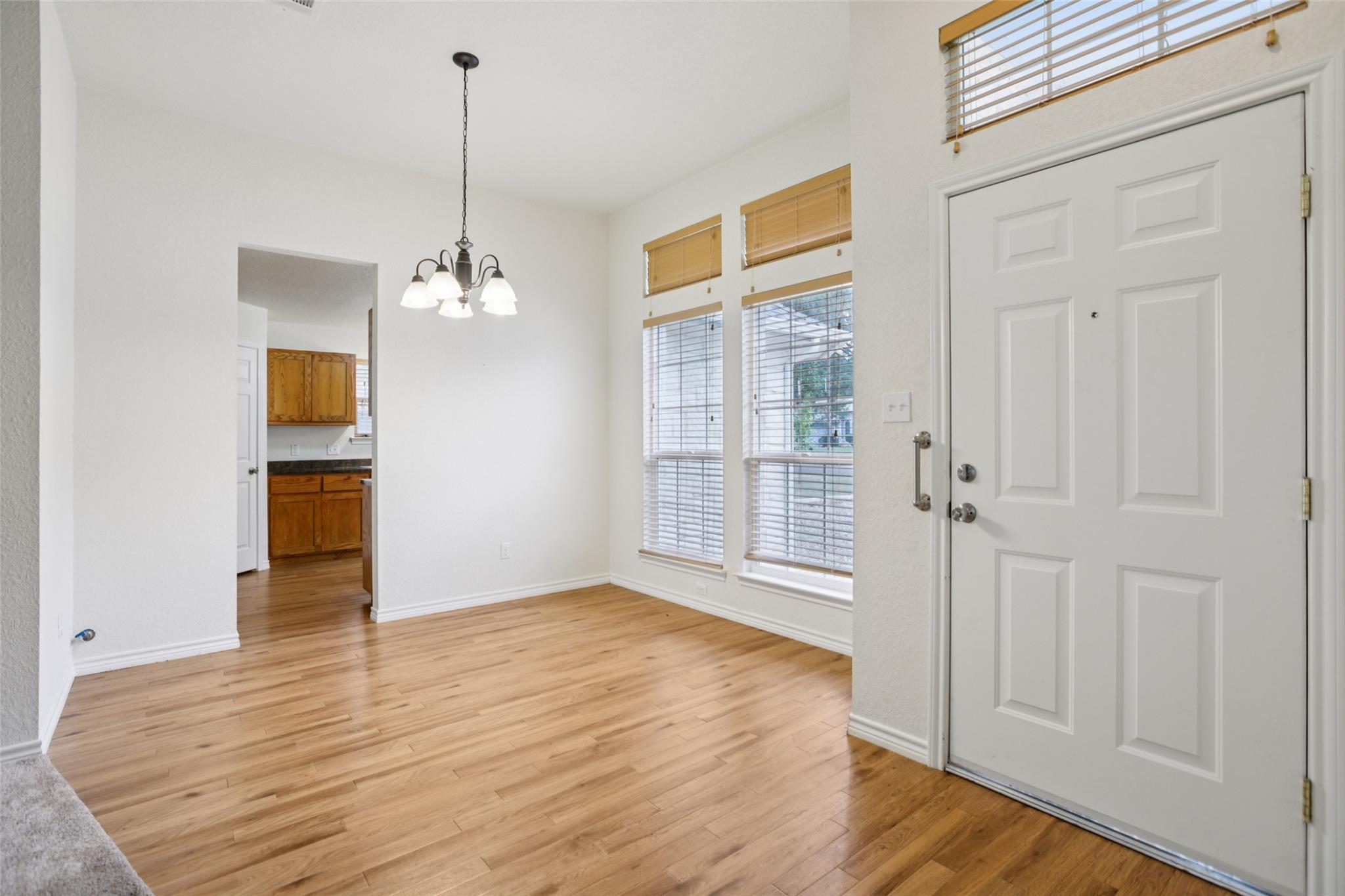 1505 Century Oaks Dr, Lockhart, TX 78644