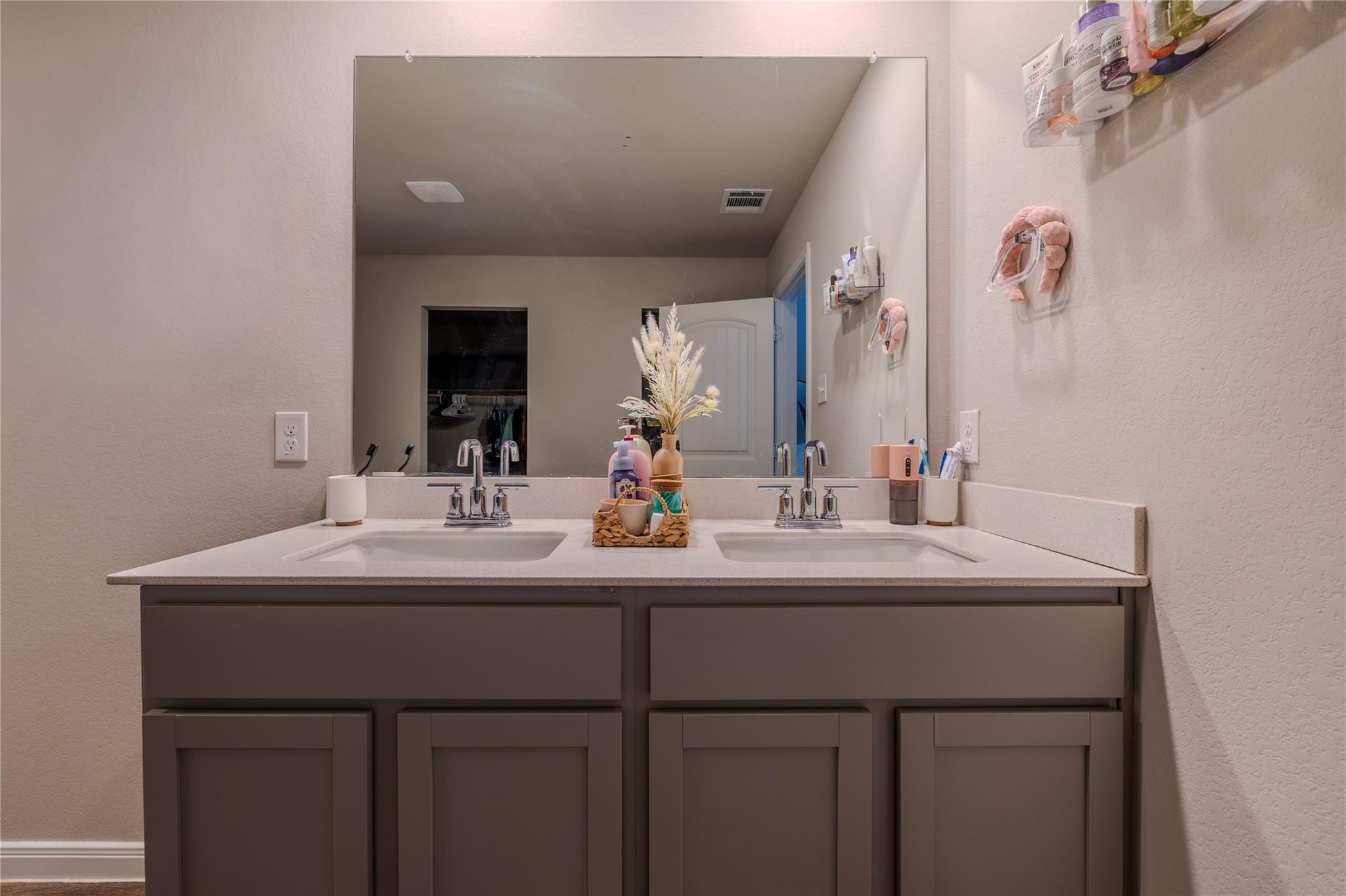 178 Coralbean Dr, Kyle, TX 78640