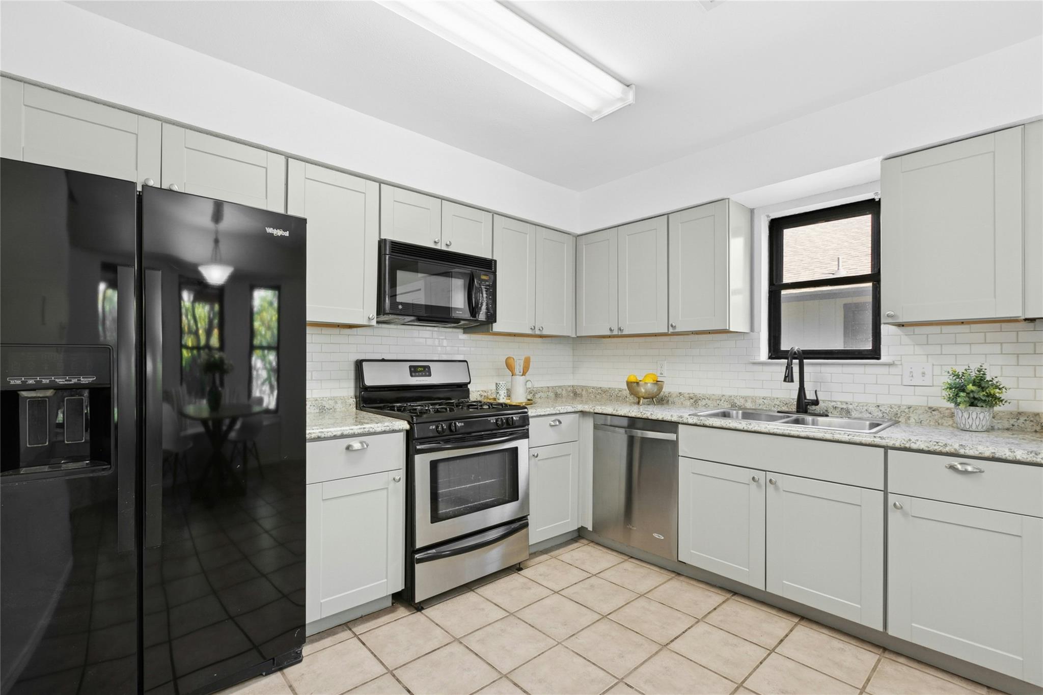 1309 Wayne Dr, Round Rock, TX 78664