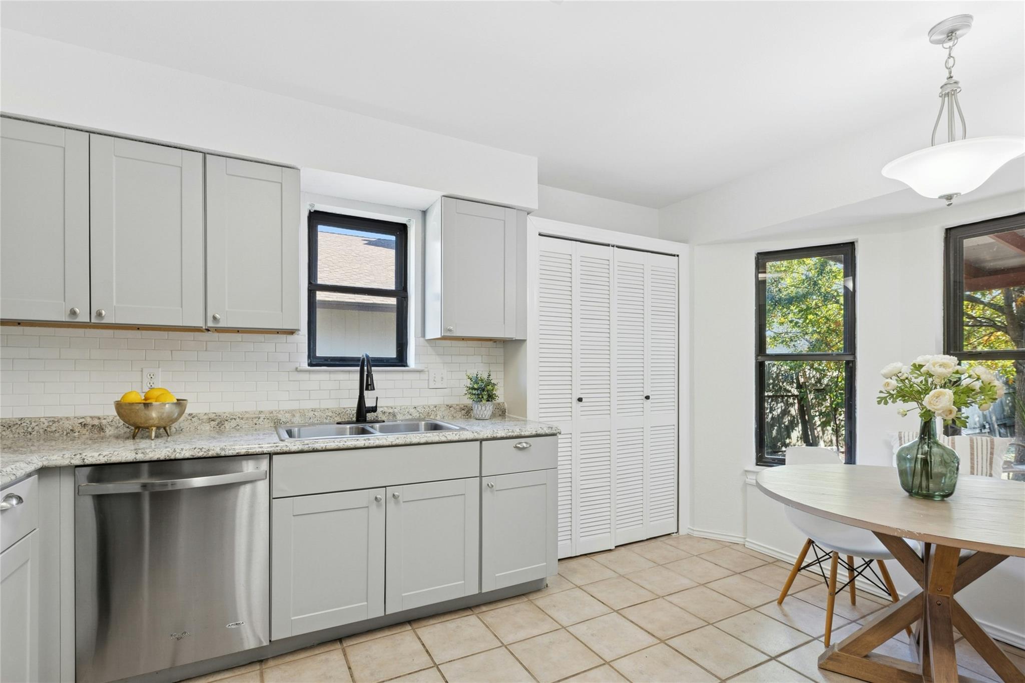 1309 Wayne Dr, Round Rock, TX 78664