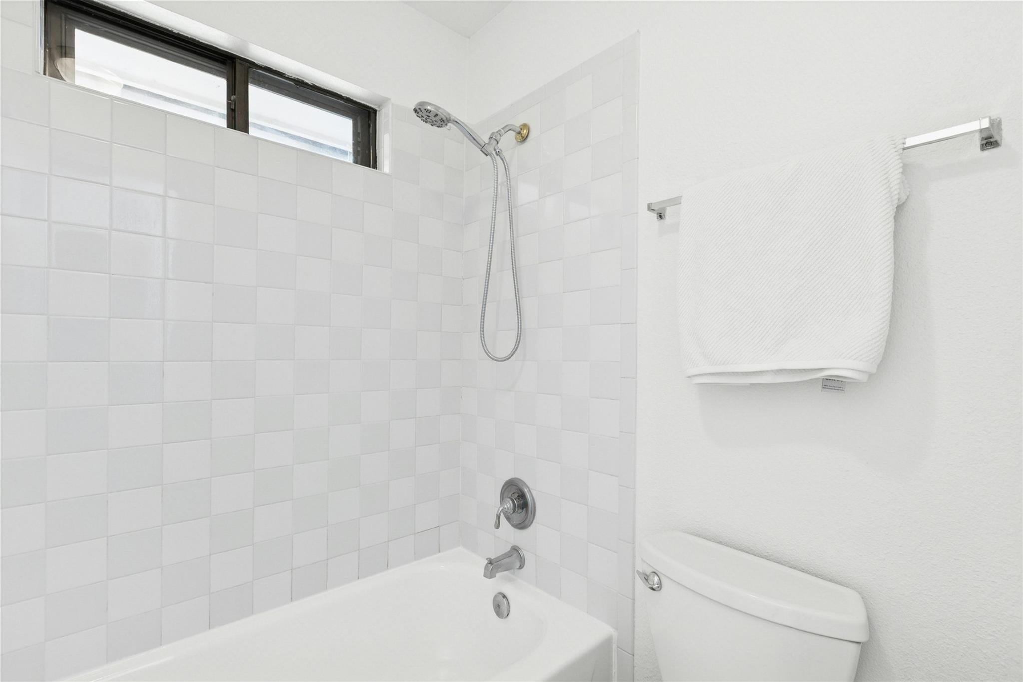 1309 Wayne Dr, Round Rock, TX 78664