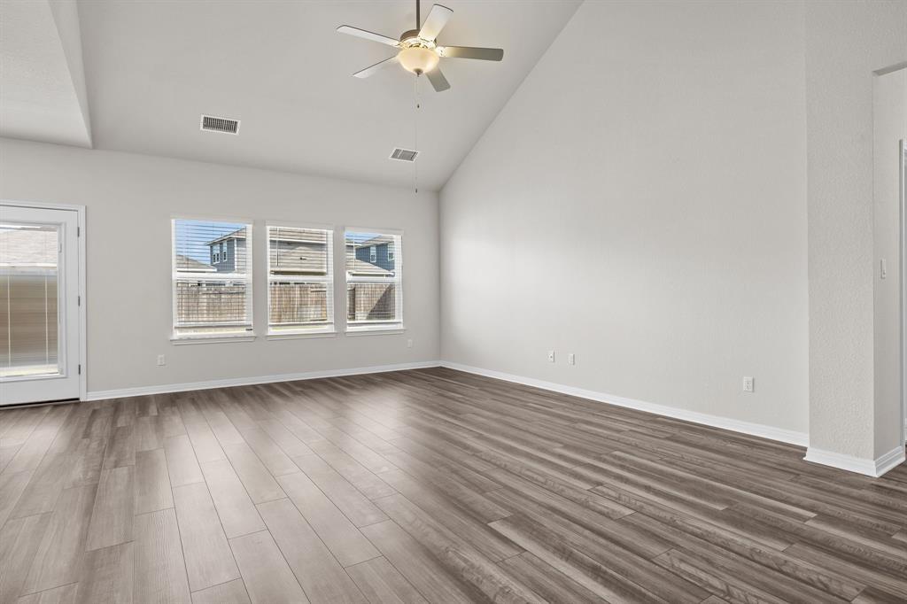 631 Wild Spur Ln, Liberty Hill, TX 78642