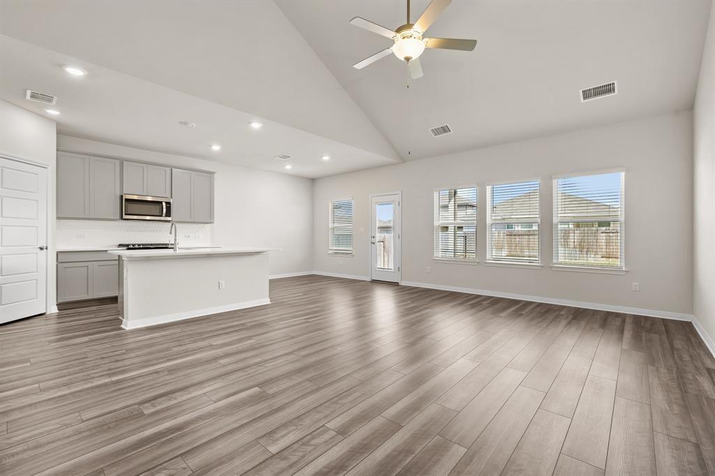 631 Wild Spur Ln, Liberty Hill, TX 78642