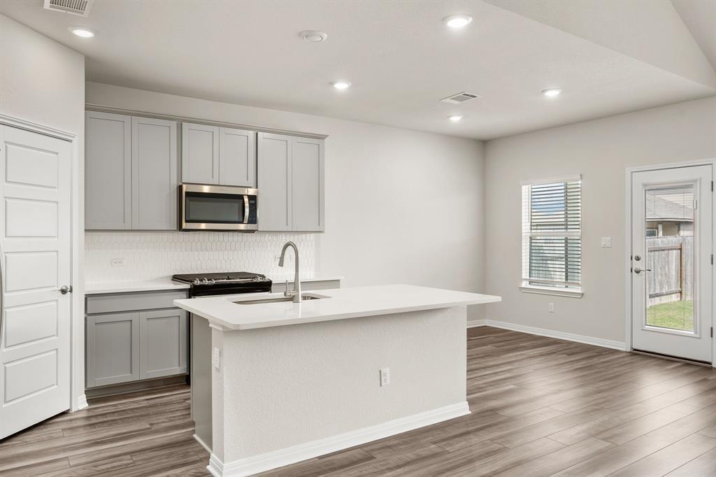 631 Wild Spur Ln, Liberty Hill, TX 78642