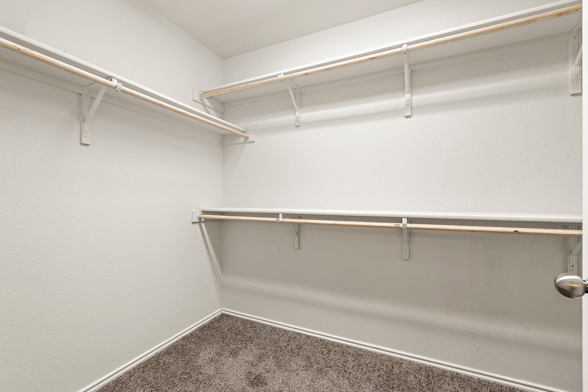 1944 T H Johnson Dr, Taylor, TX 76574