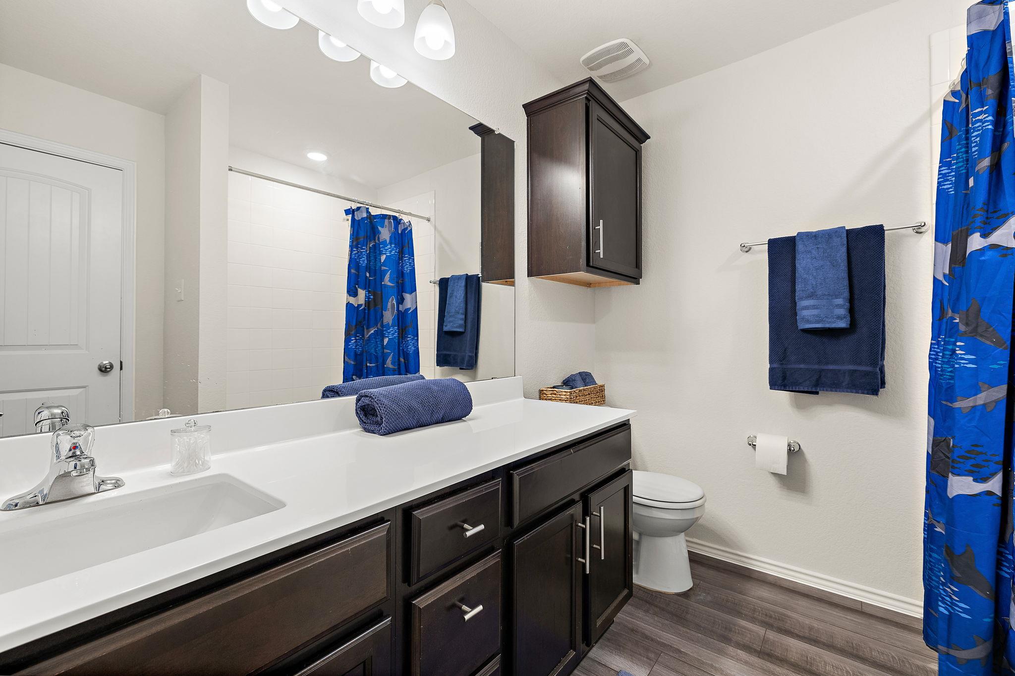 1944 T H Johnson Dr, Taylor, TX 76574