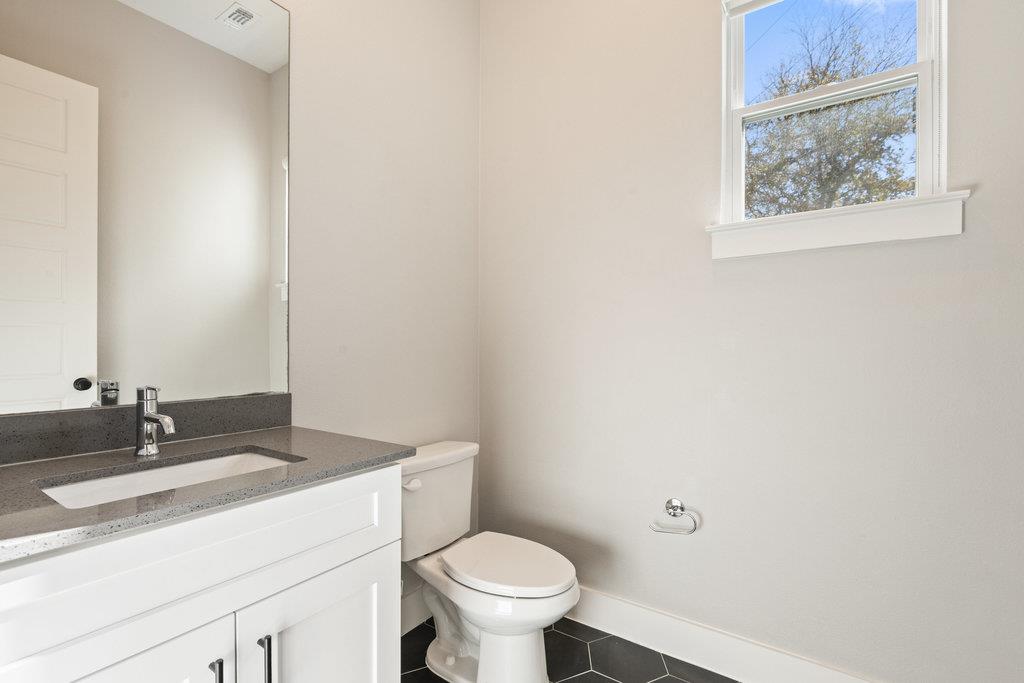 3018 Sunridge Dr # 6, Austin, TX 78741