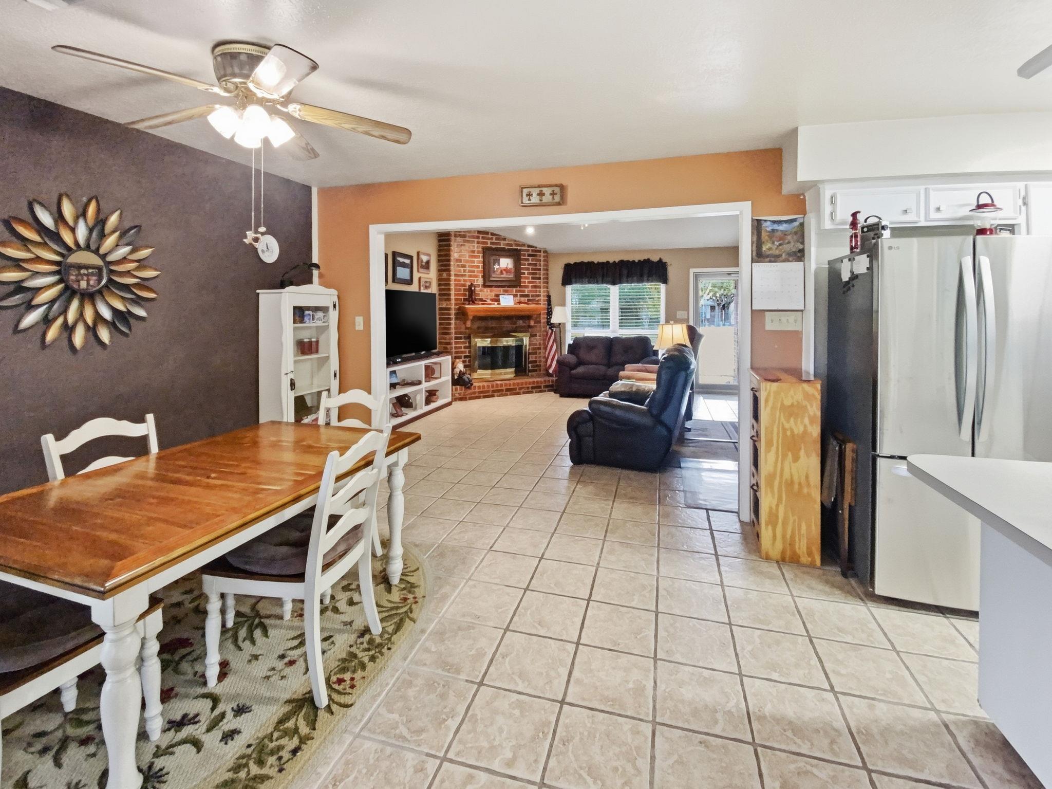 2770 Trey Ln, Brenham, TX 77833