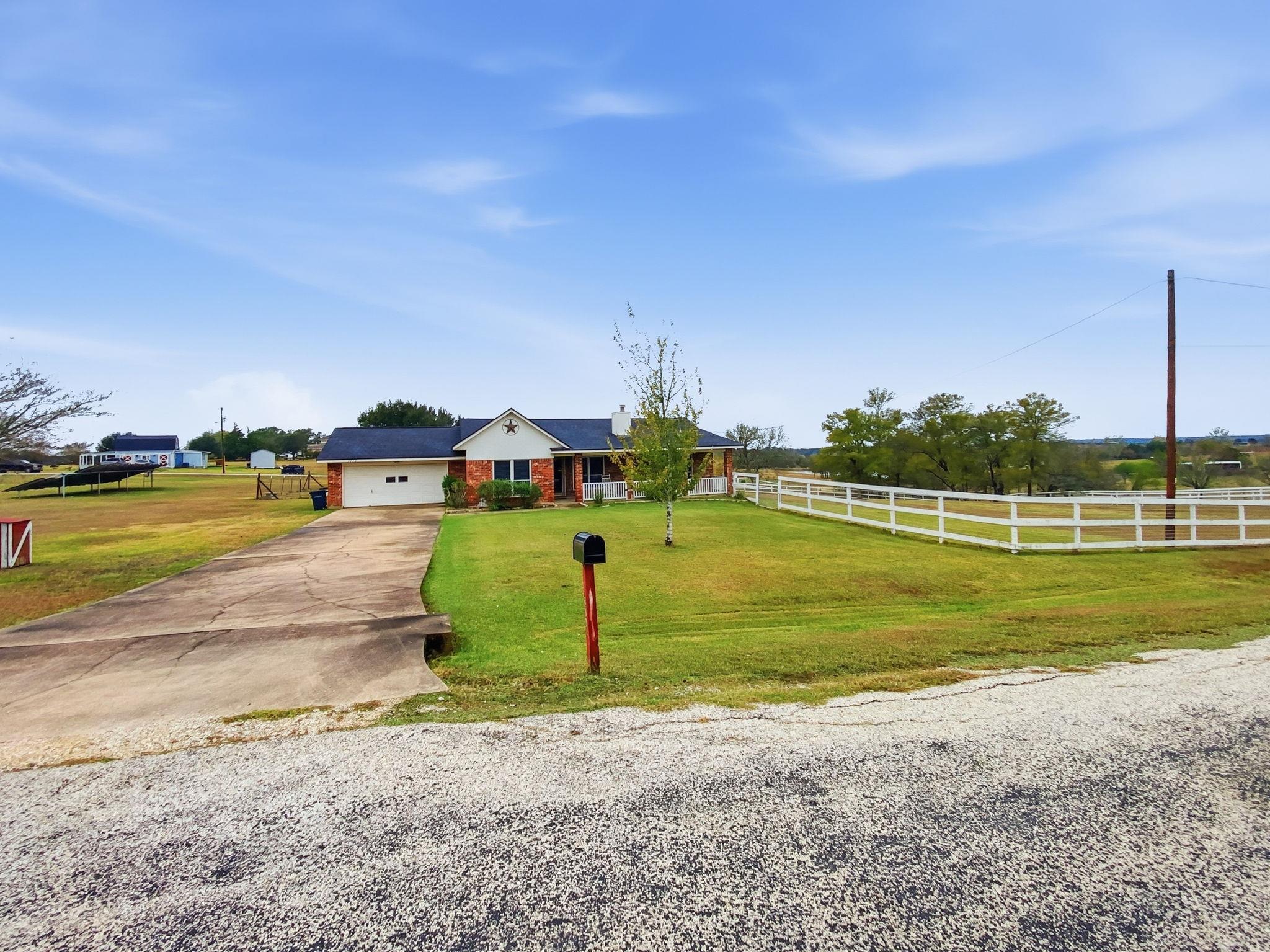 2770 Trey Ln, Brenham, TX 77833