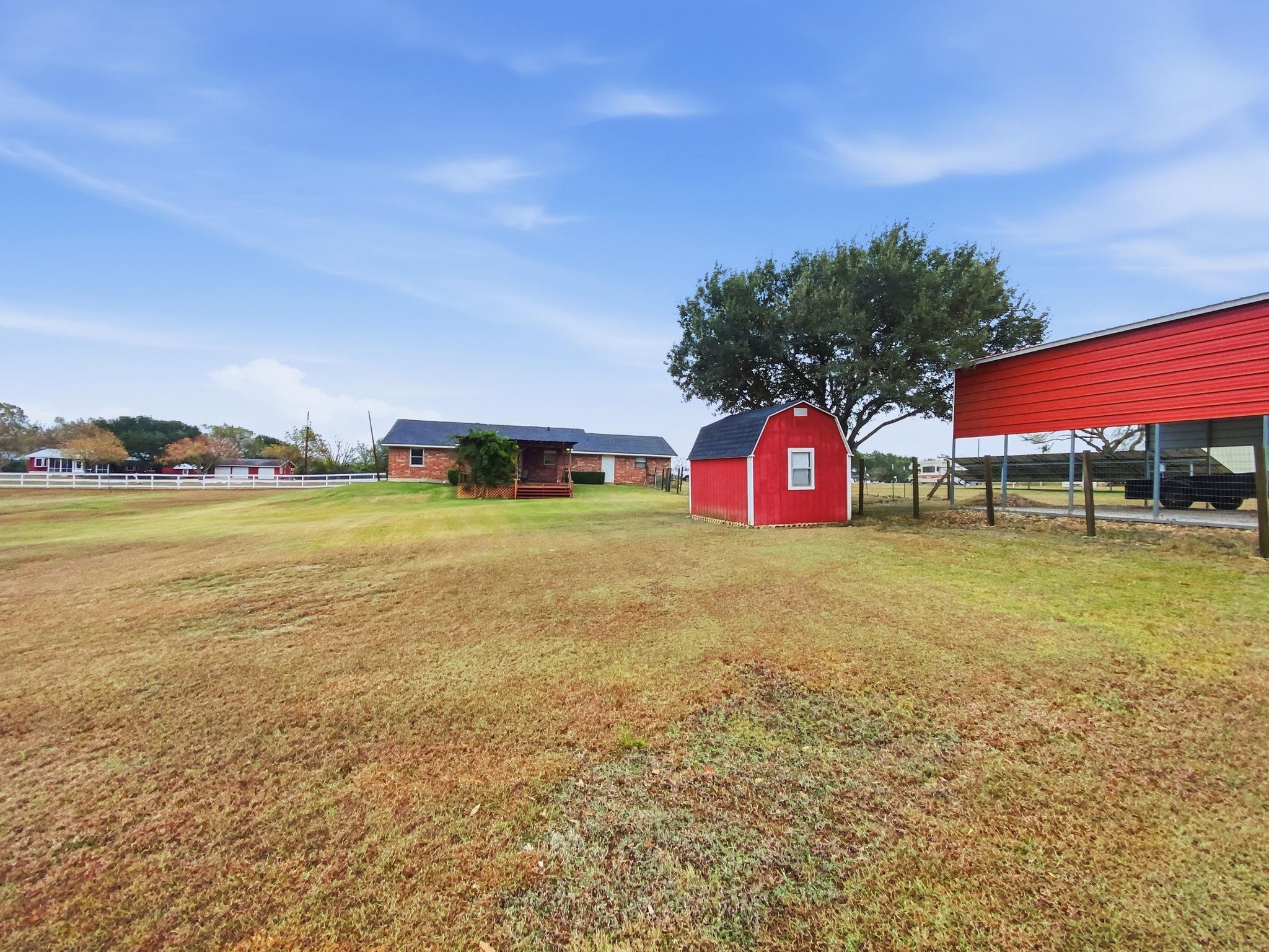 2770 Trey Ln, Brenham, TX 77833