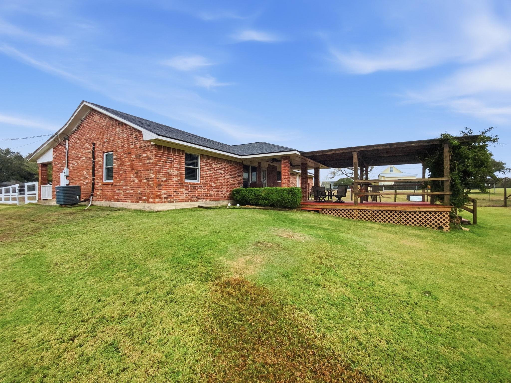 2770 Trey Ln, Brenham, TX 77833