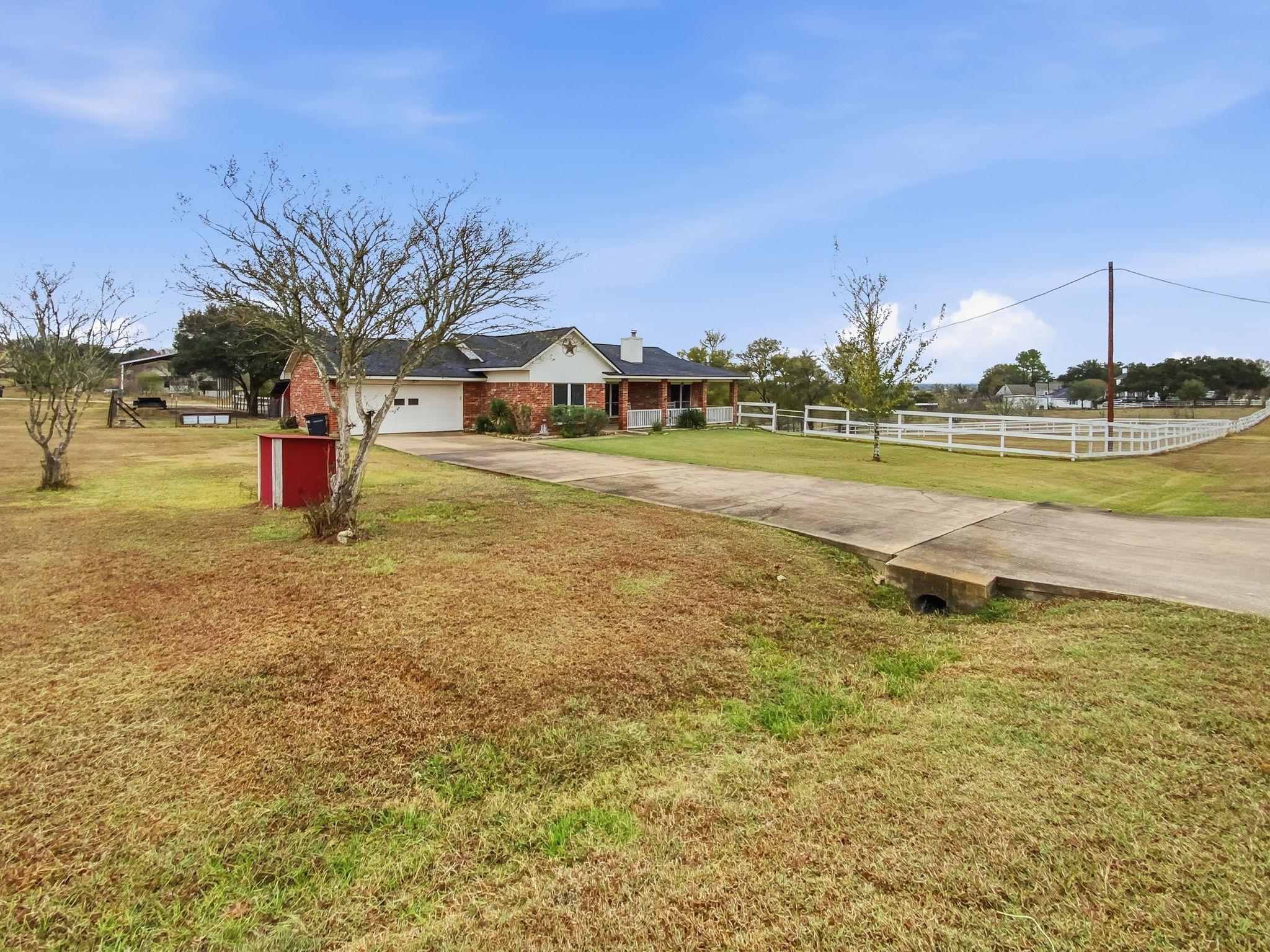 2770 Trey Ln, Brenham, TX 77833