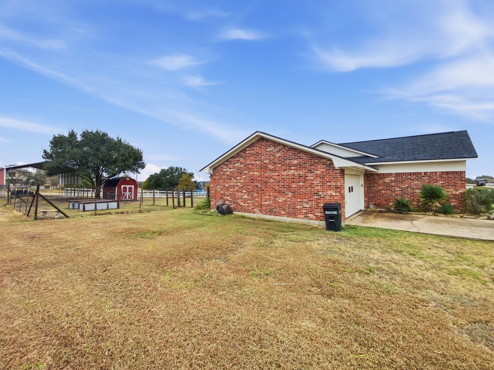 2770 Trey Ln, Brenham, TX 77833