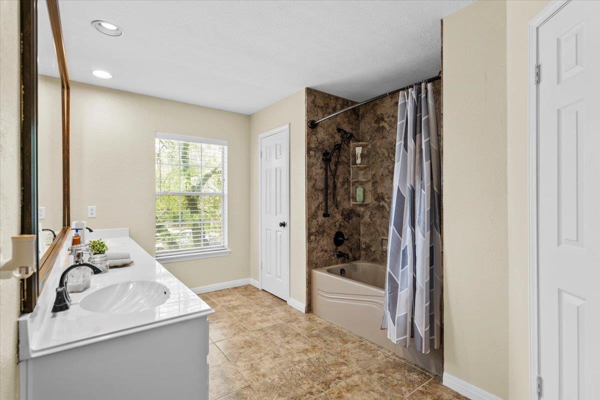 10116 Pinehurst Dr, Austin, TX 78747