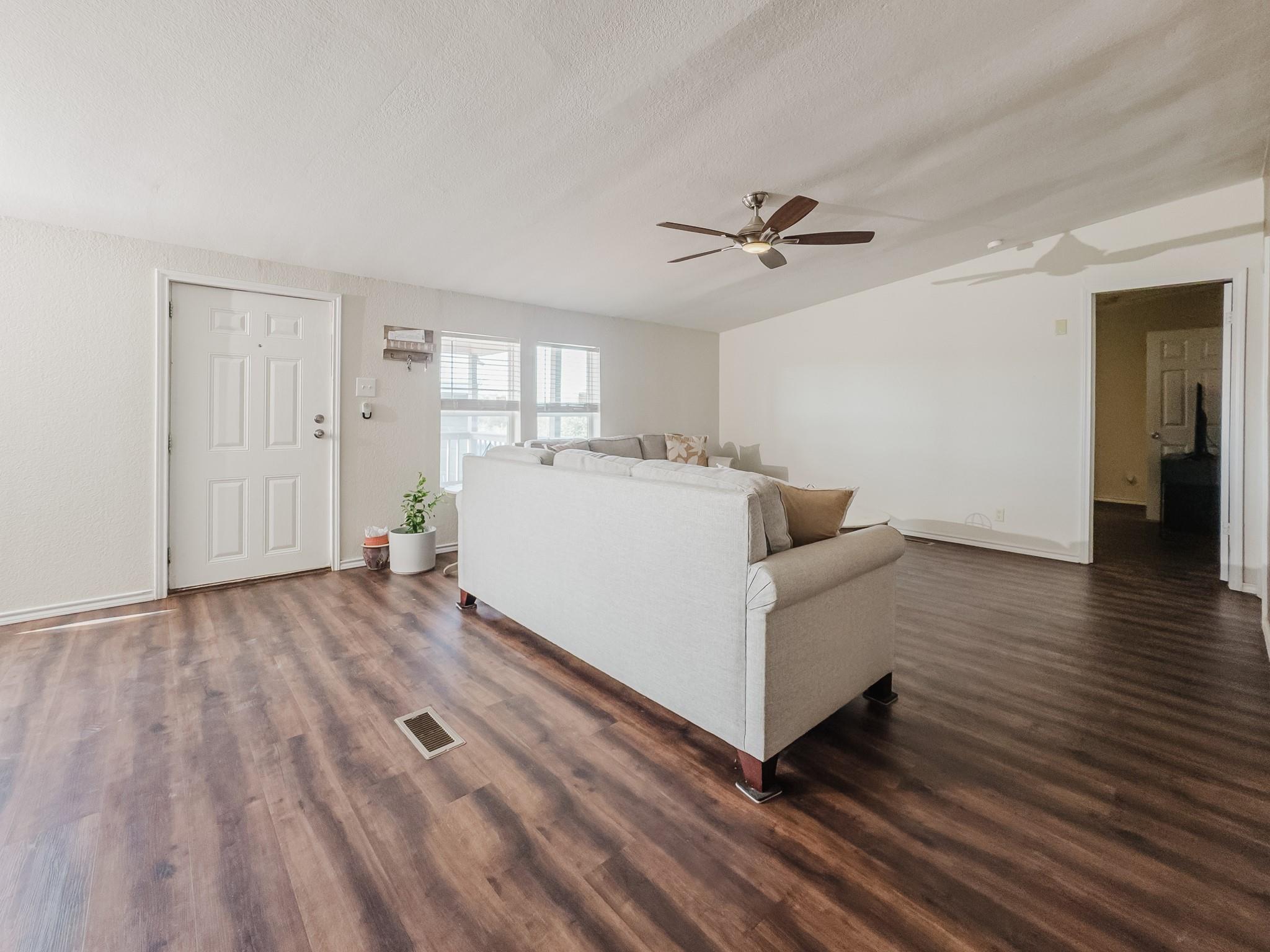 2709 County Road 463, Elgin, TX 78621