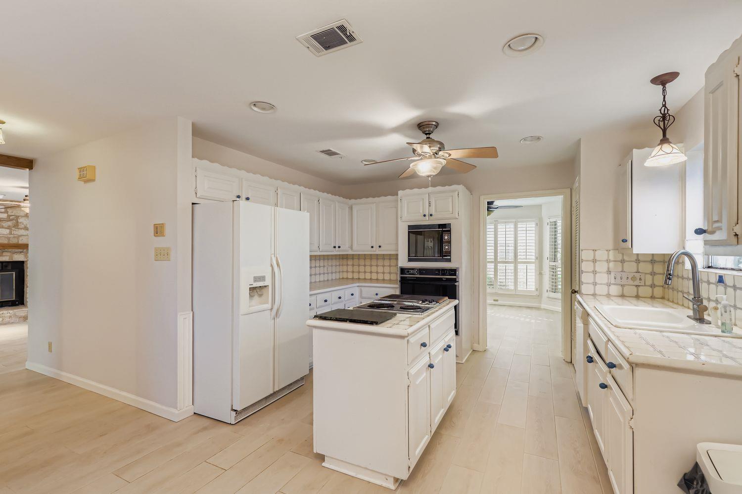 5306 Marsh Creek Dr, Austin, TX 78759