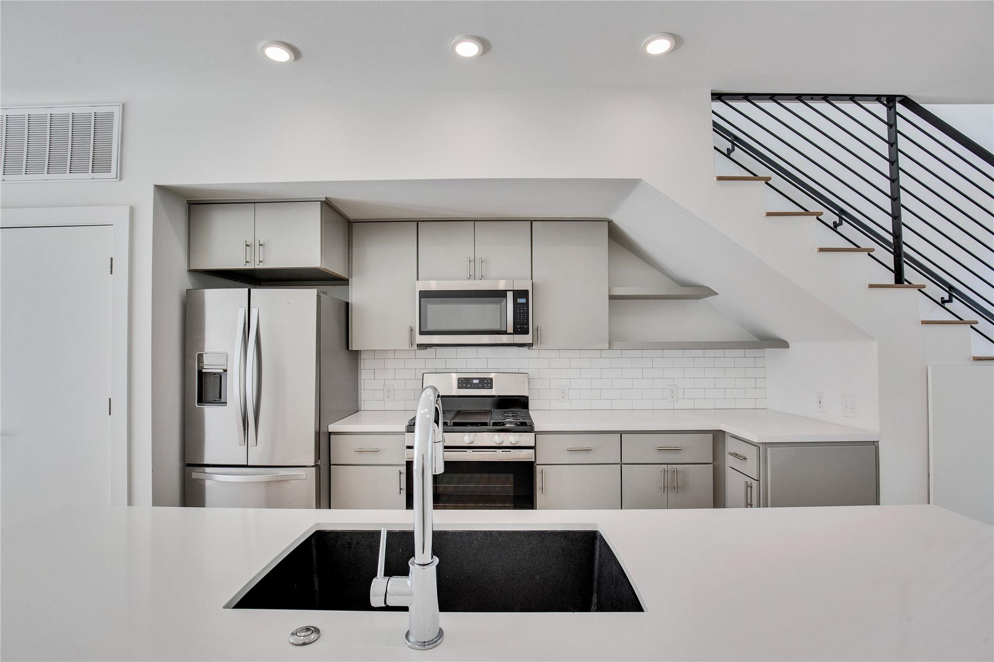 2002 E 7th St # 234, Austin, TX 78702