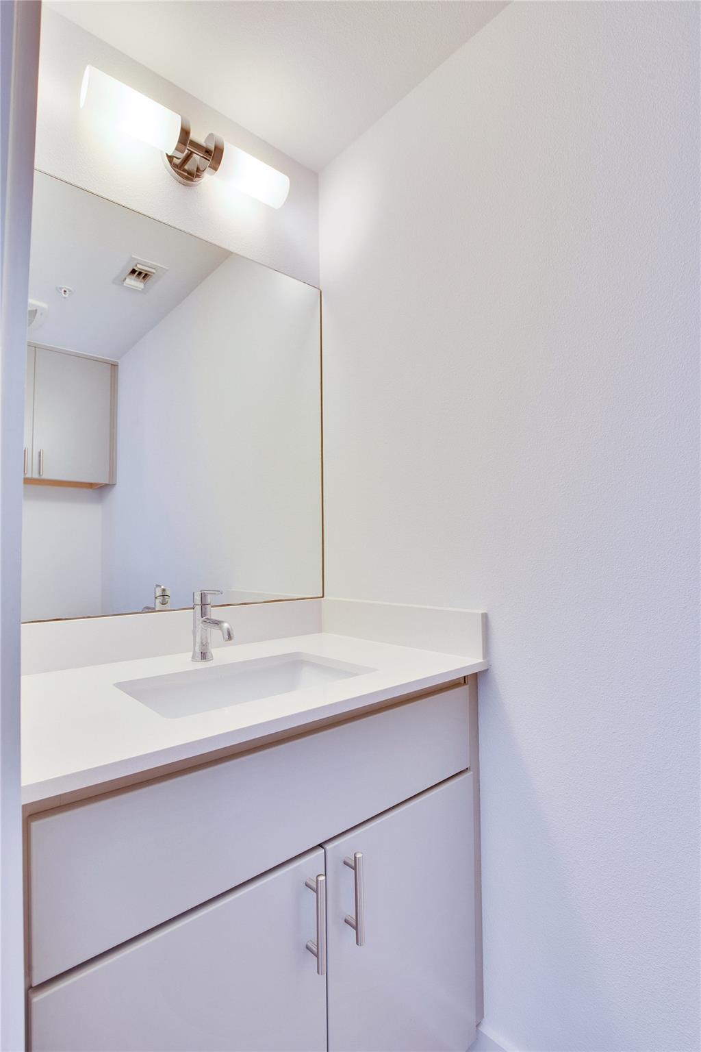 2002 E 7th St # 234, Austin, TX 78702