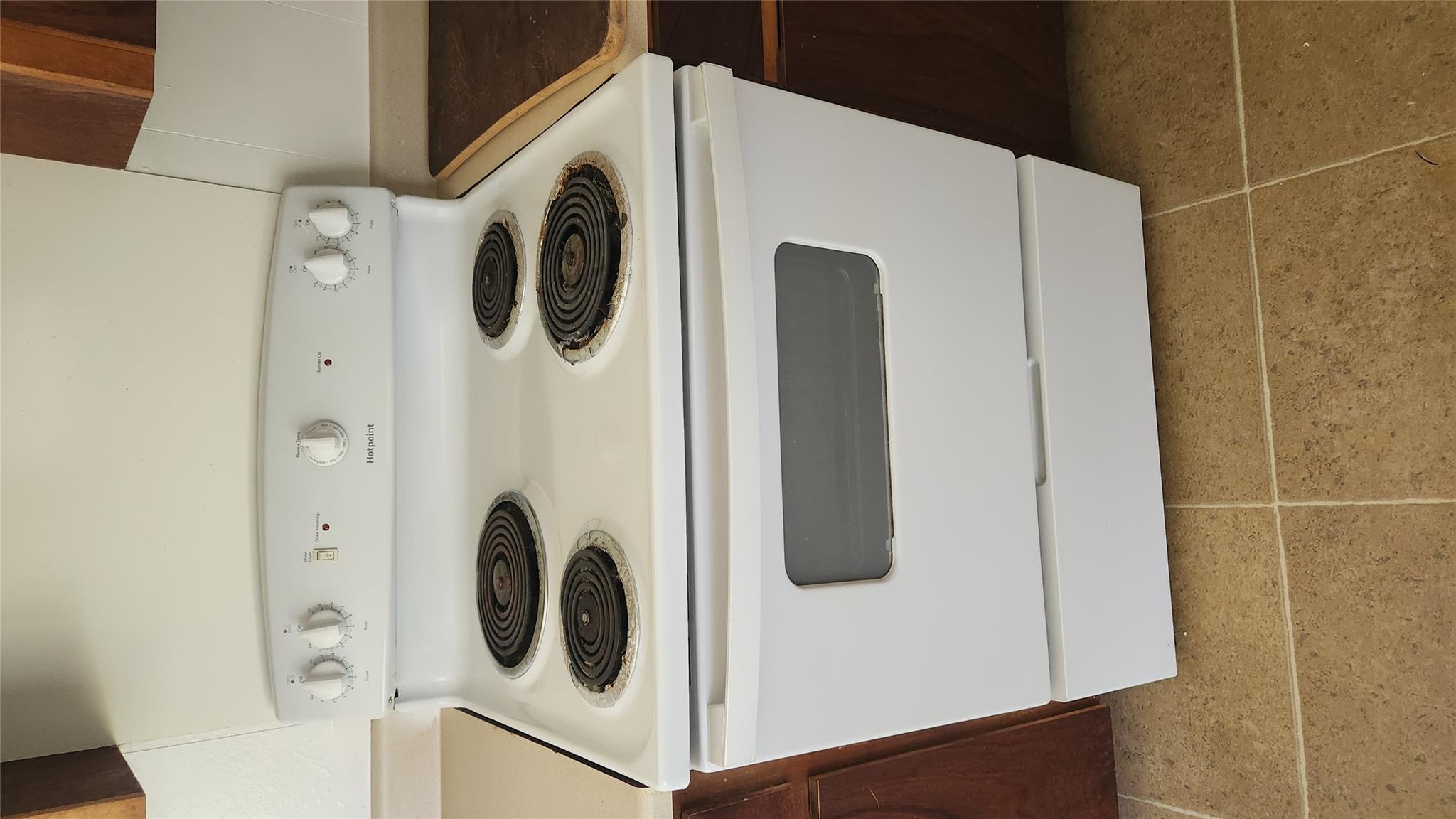 903 W 1st St, Cameron, TX 76520