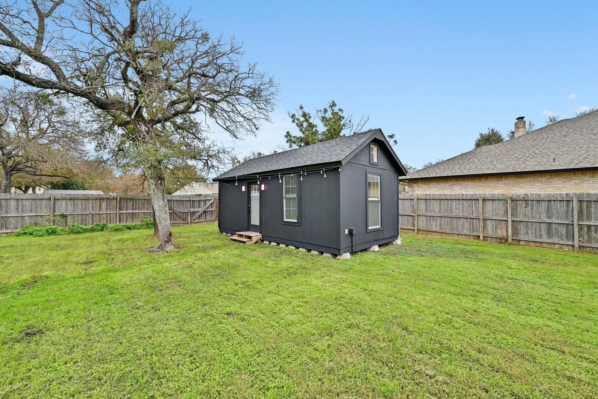 1406 Oakridge Dr, Round Rock, TX 78681