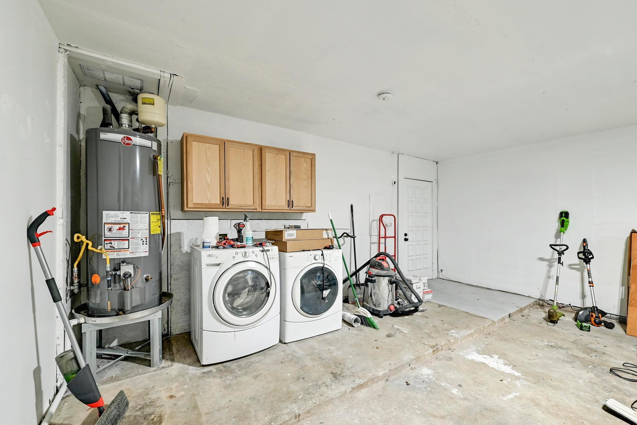 1406 Oakridge Dr, Round Rock, TX 78681